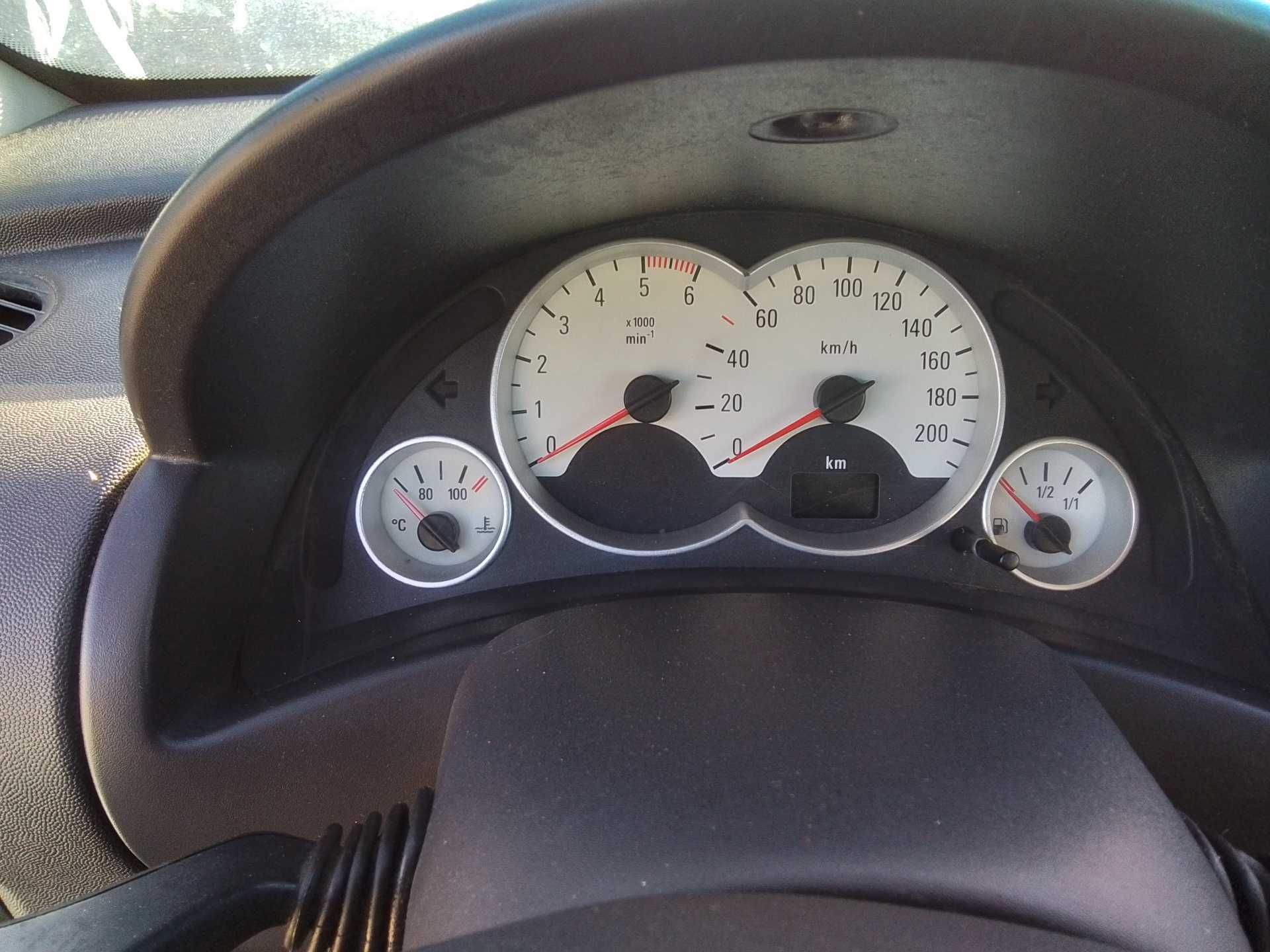 Recambio de cuadro instrumentos para opel corsa c blue line referencia OEM IAM   