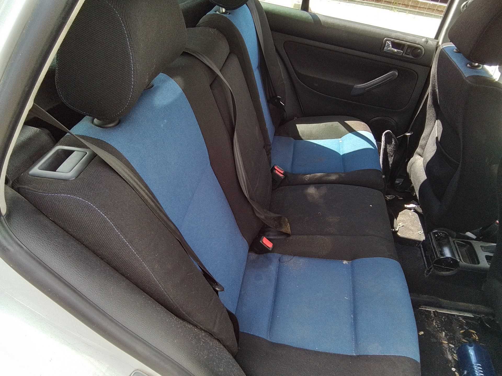 Recambio de asientos traseros para volkswagen golf iv berlina (1j1) 25 aniversario referencia OEM IAM   