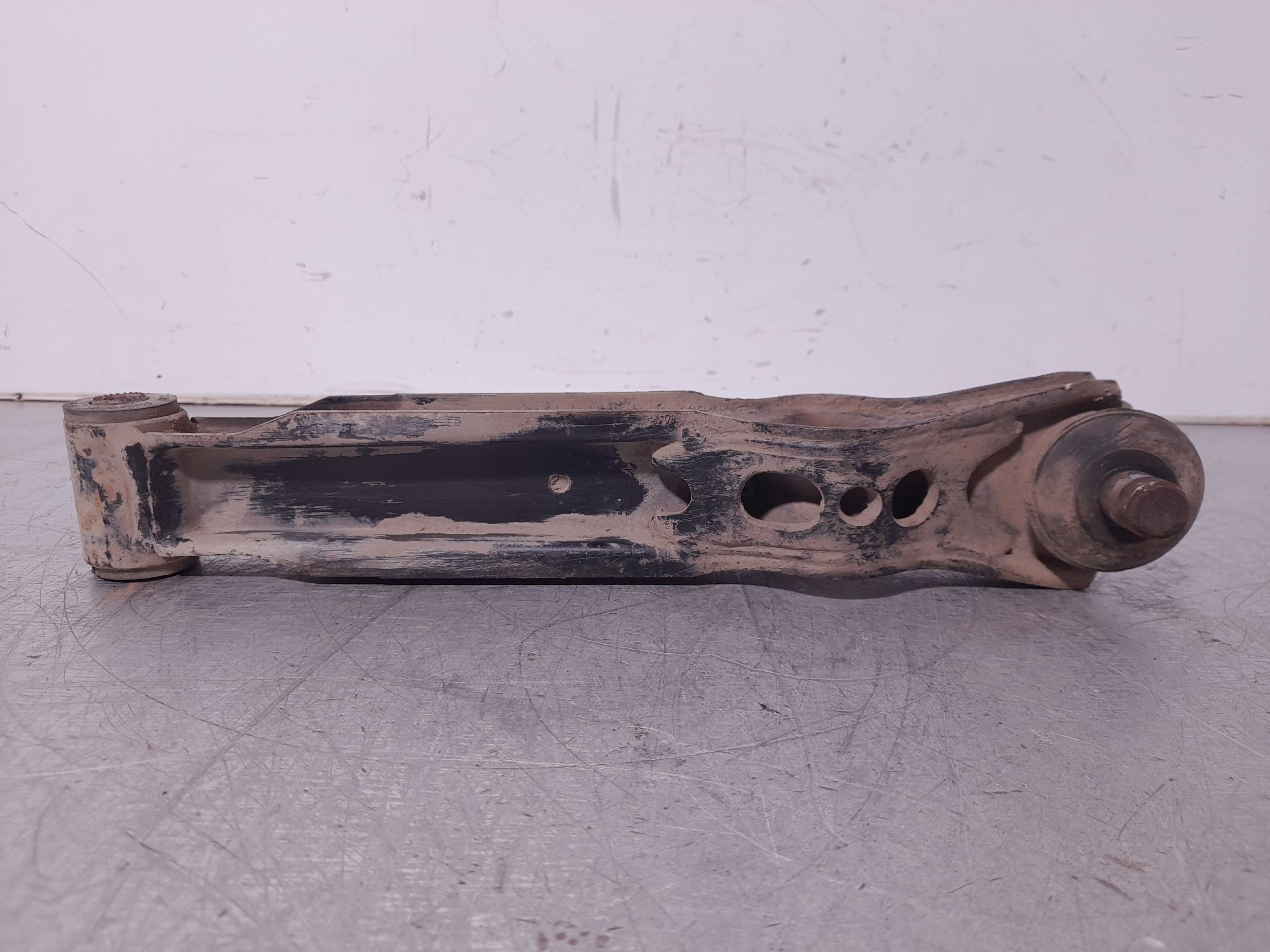 Recambio de brazo suspension inferior delantero izquierdo para chevrolet matiz se referencia OEM IAM   