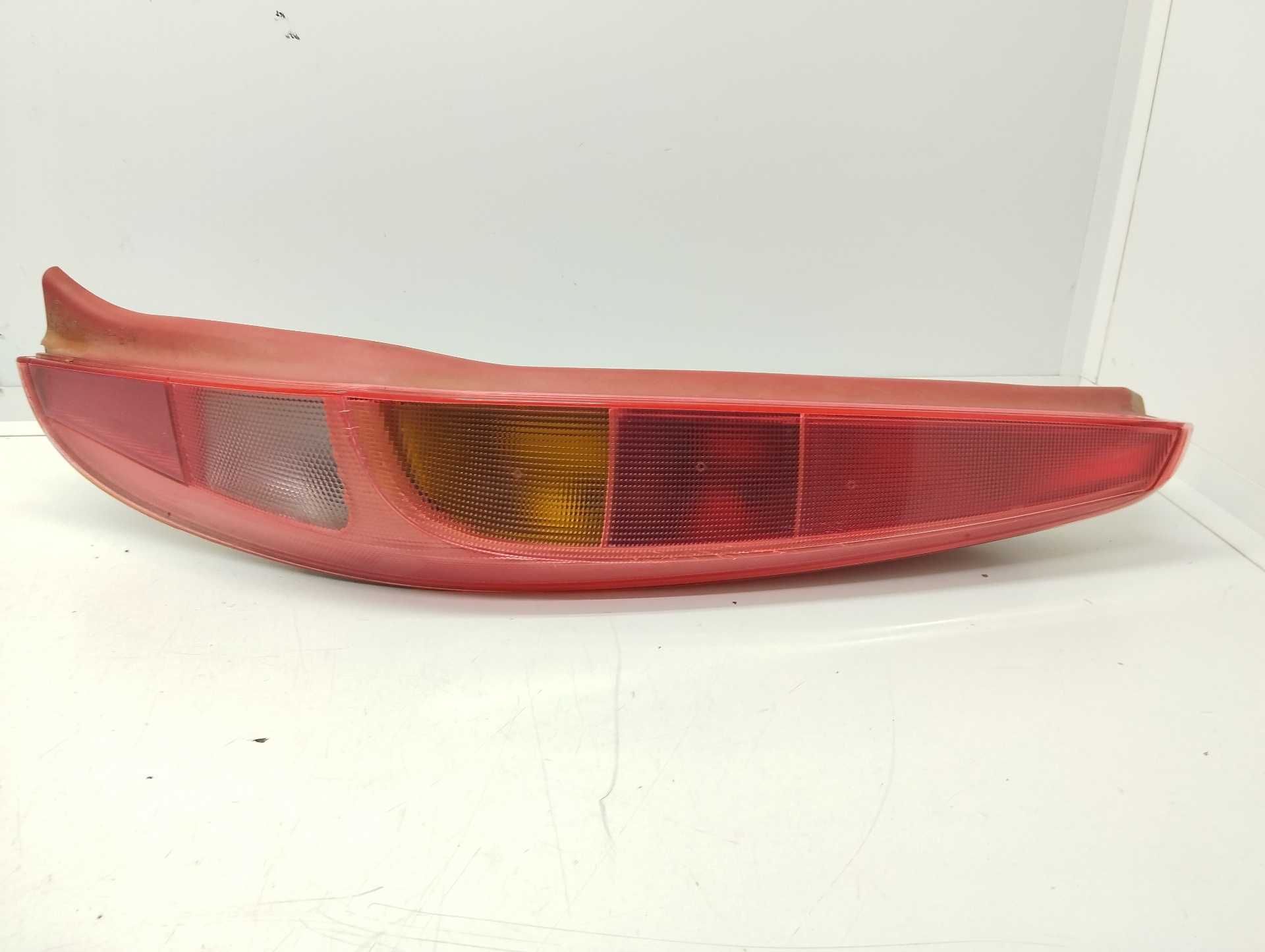 Recambio de piloto trasero derecho para fiat punto berlina (188) 1.2 16v cat referencia OEM IAM 468178030  