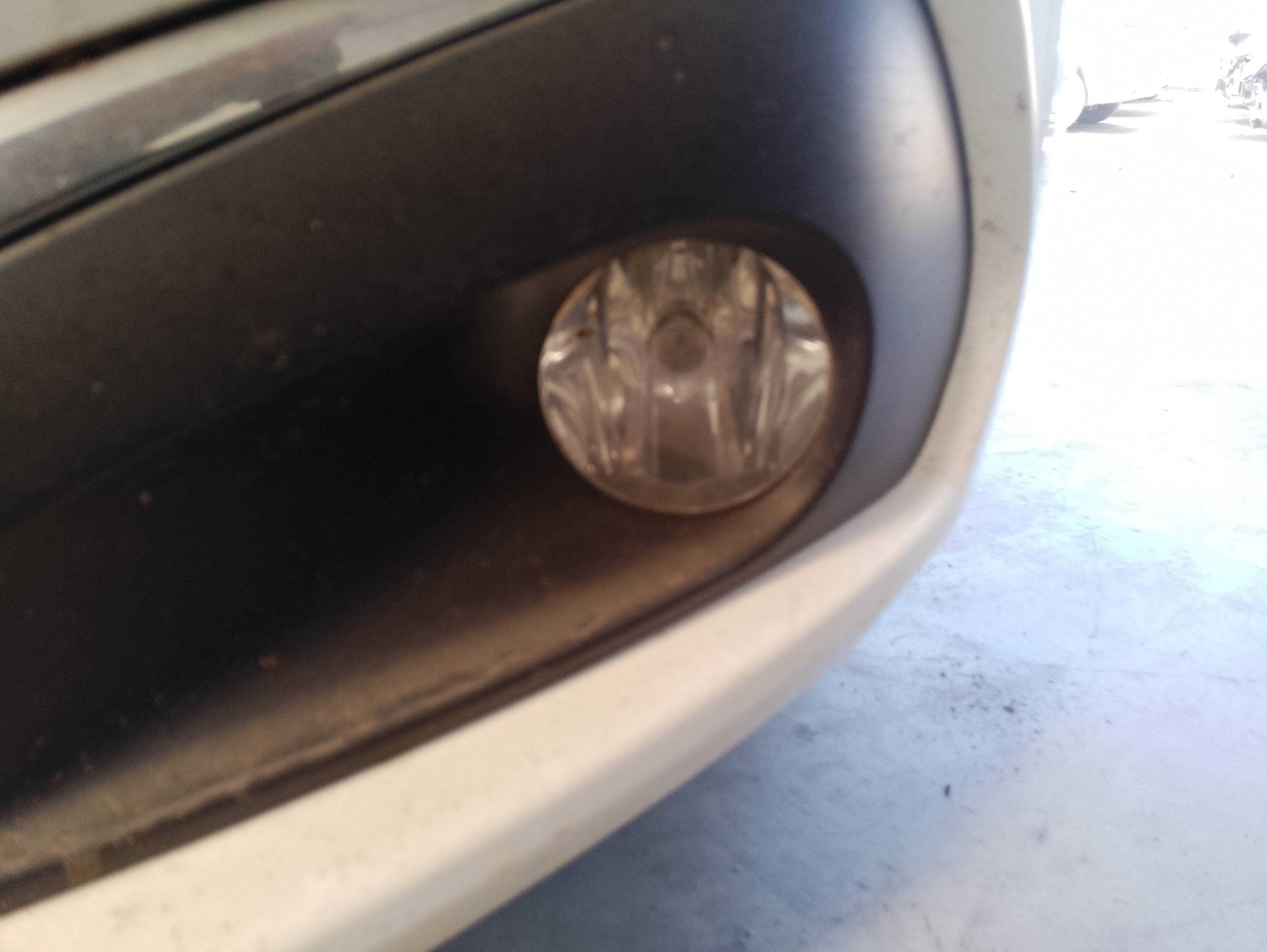 Recambio de faro antiniebla izquierdo para peugeot 208 active referencia OEM IAM   