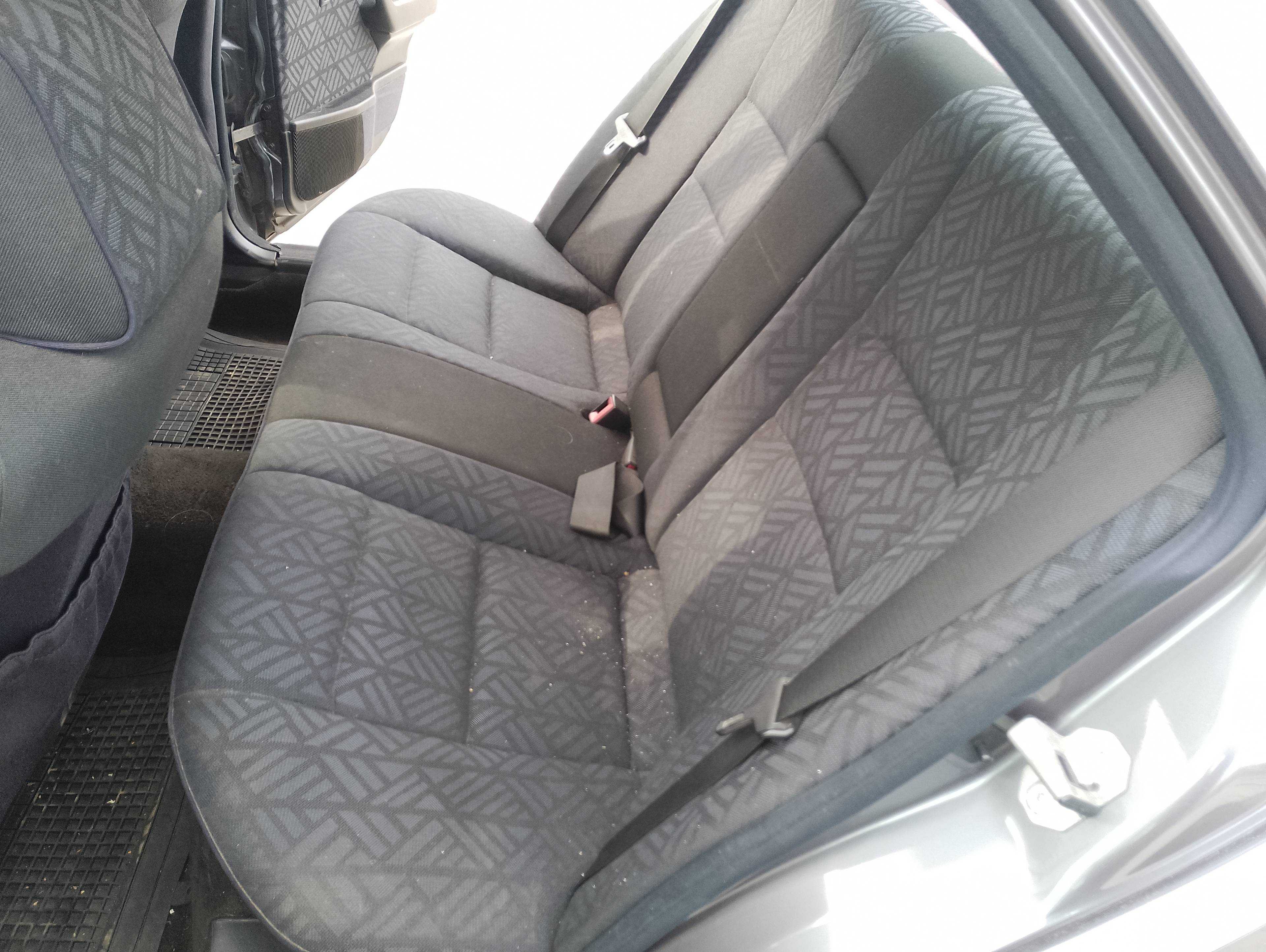 Recambio de asientos traseros para mercedes-benz clase c (w202) berlina 180 (202.018) referencia OEM IAM   