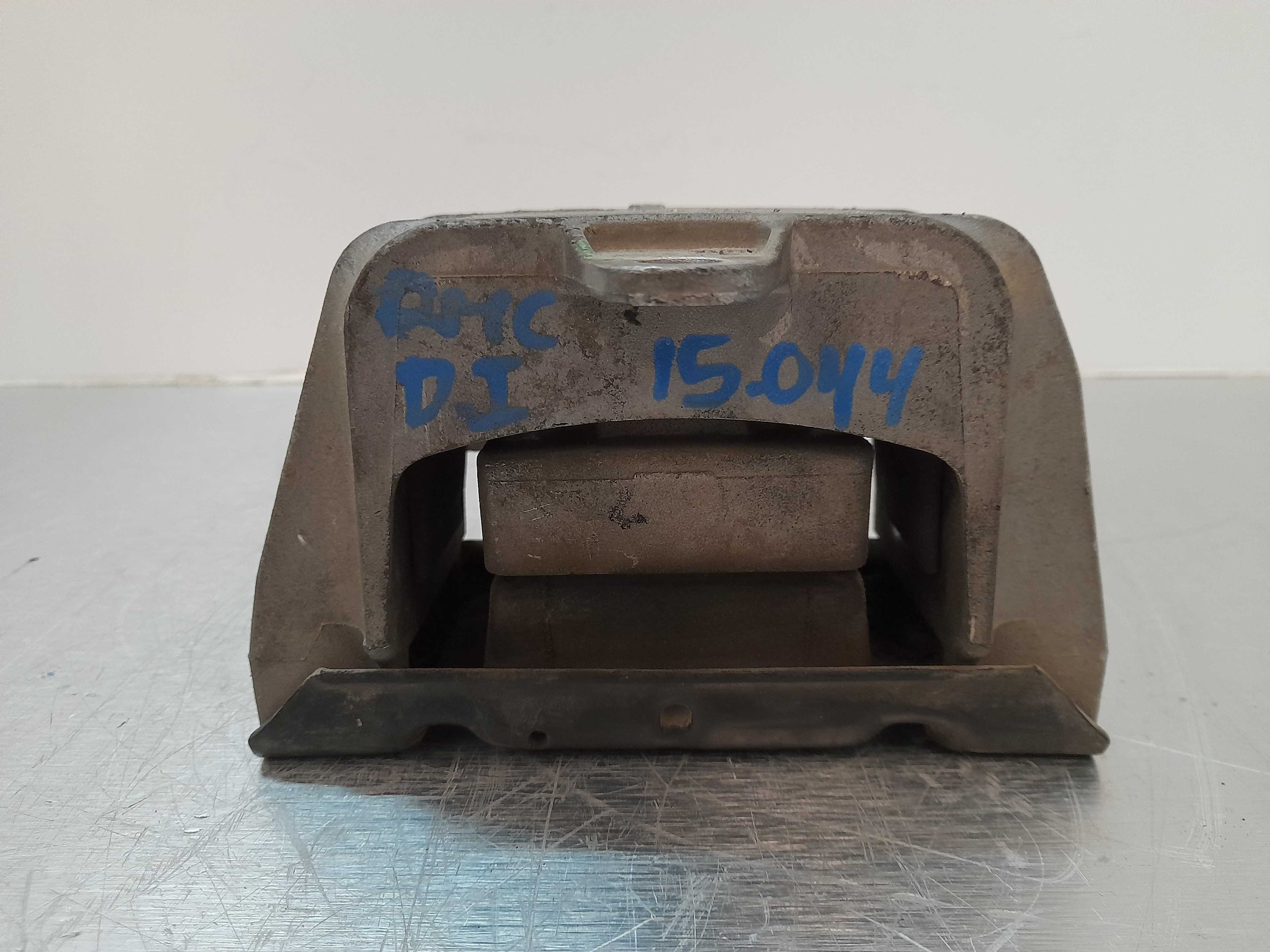 Recambio de soporte motor izquierdo para skoda octavia berlina (1u2) 1.9 tdi glx referencia OEM IAM U0199555  