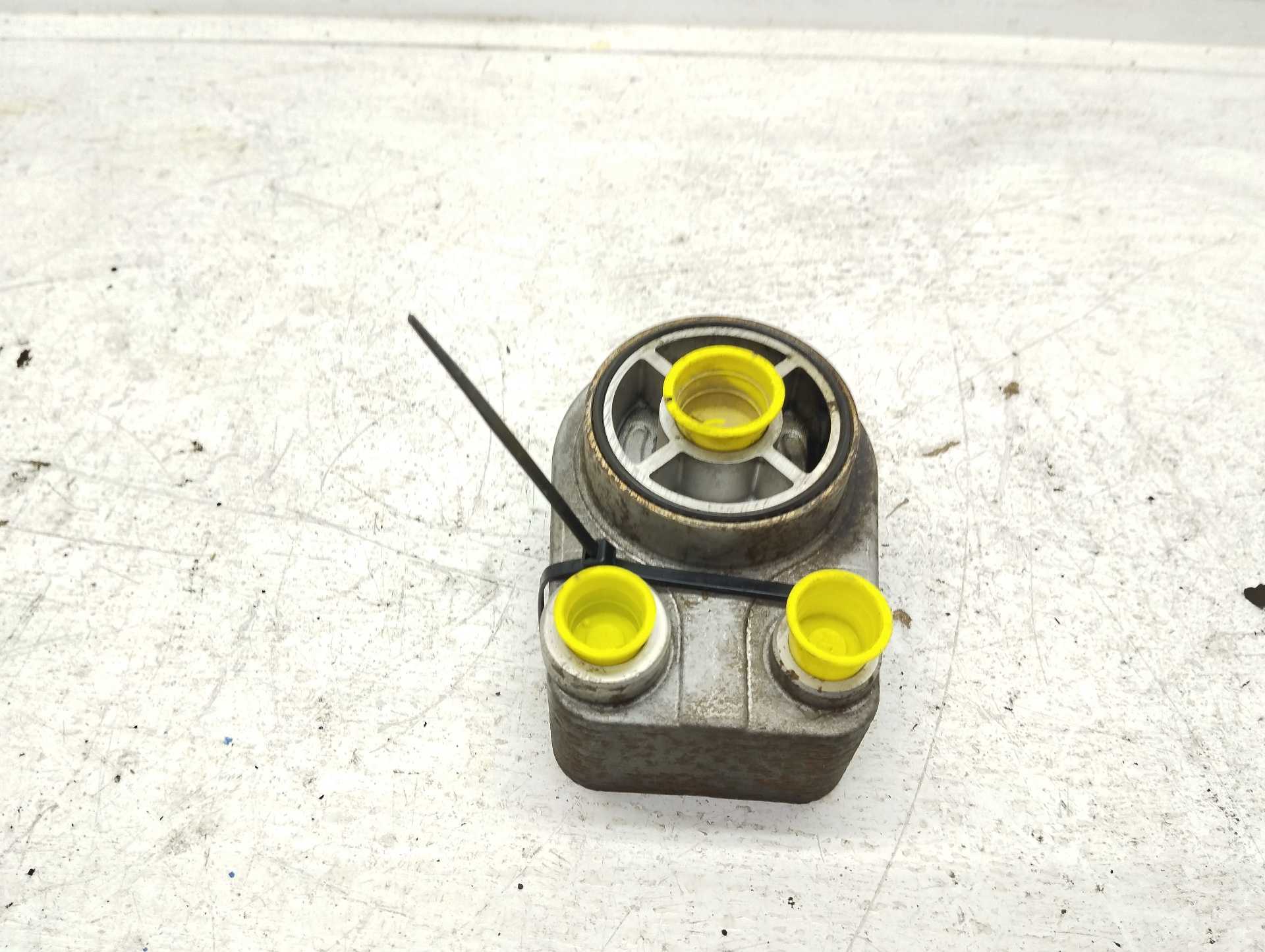 Recambio de enfriador aceite motor para renault megane iii coupe bose edition referencia OEM IAM 779744  