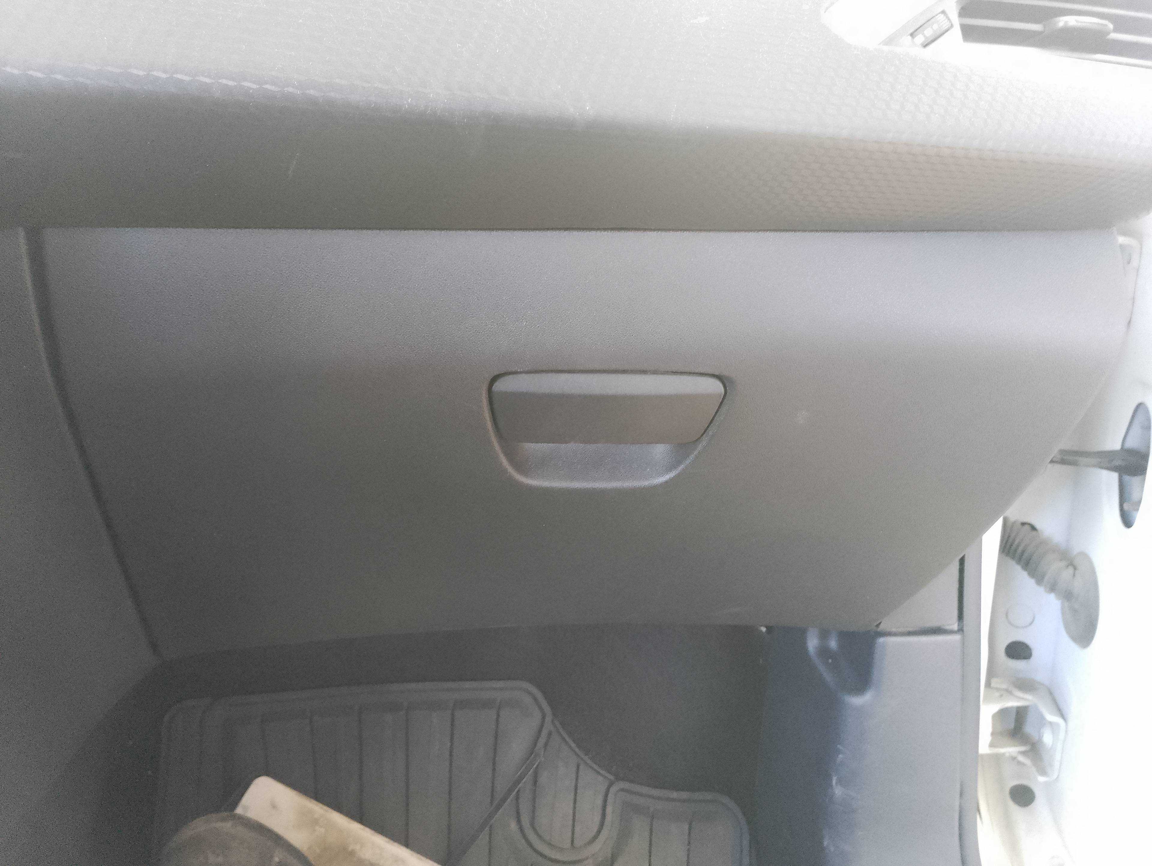 Recambio de guantera para peugeot 208 active referencia OEM IAM   
