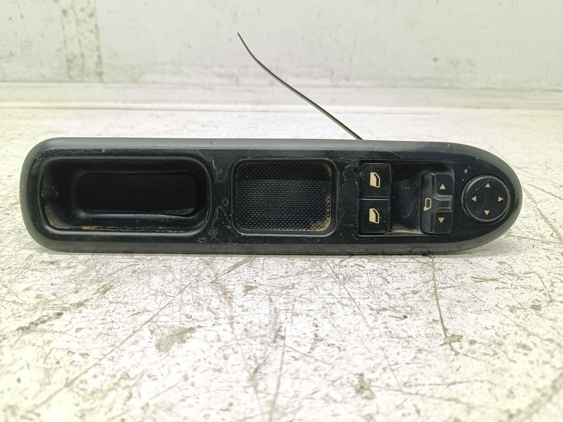 Recambio de mando elevalunas delantero izquierdo para peugeot 407 sr sport referencia OEM IAM 53269706  