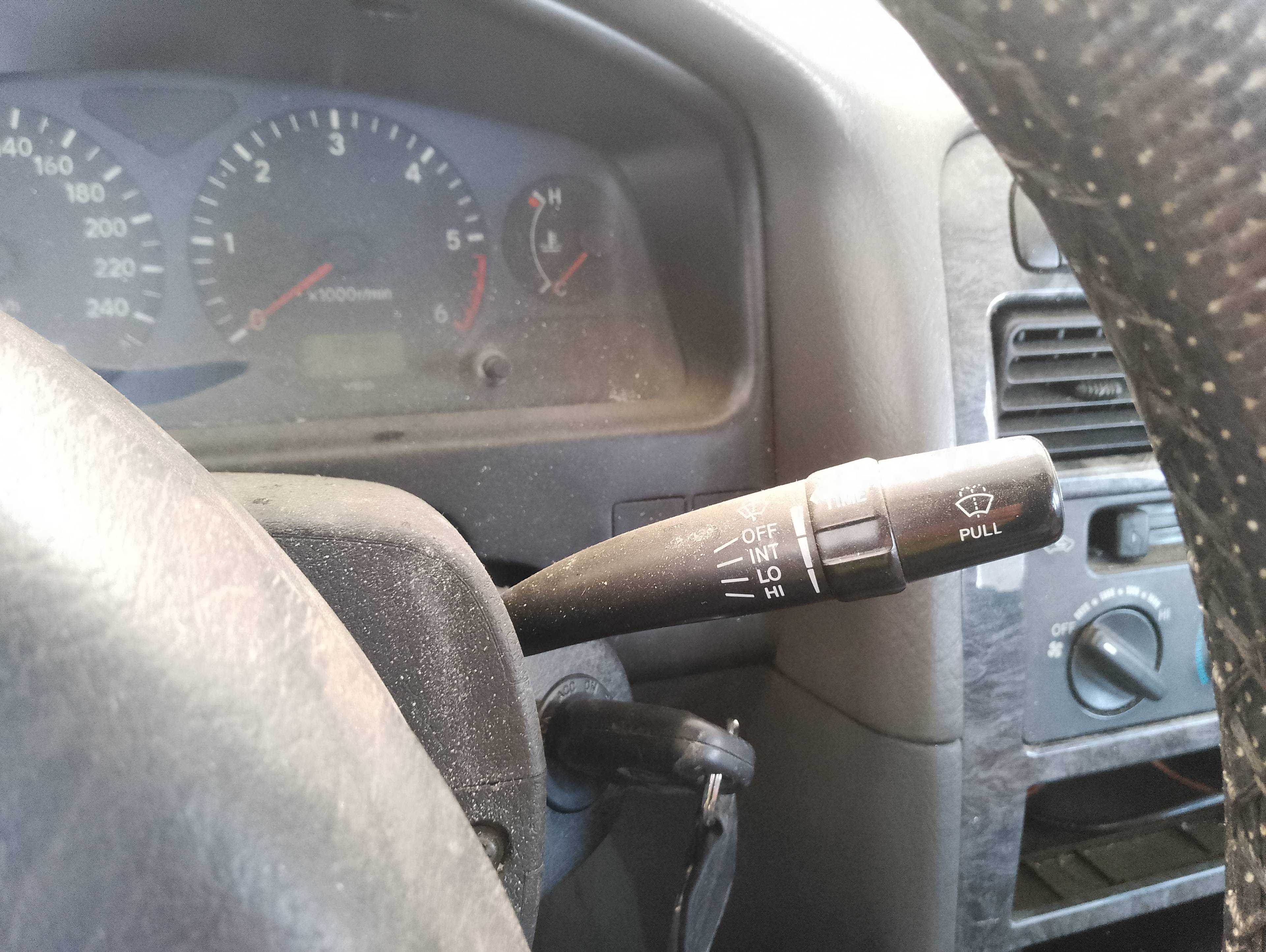 Recambio de mando limpia para toyota avensis berlina (t 22) 2.0 td luna (5-ptas.) referencia OEM IAM   