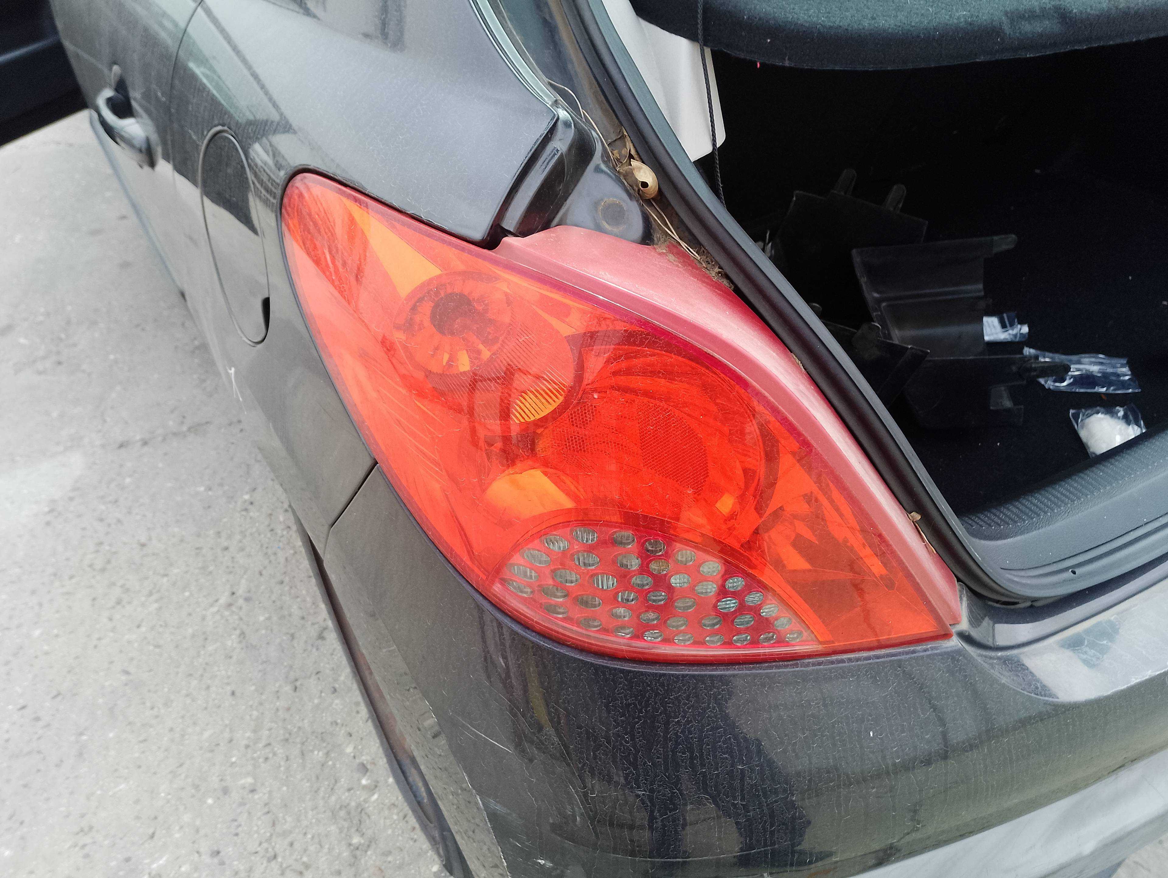 Recambio de piloto trasero izquierdo para peugeot 207 confort referencia OEM IAM   