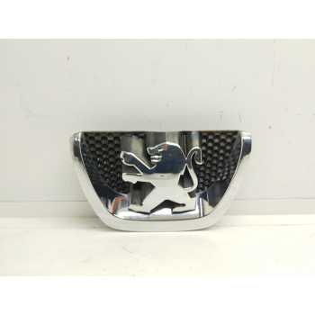 Recambio de emblema para peugeot 206+ básico referencia OEM IAM 96864156  