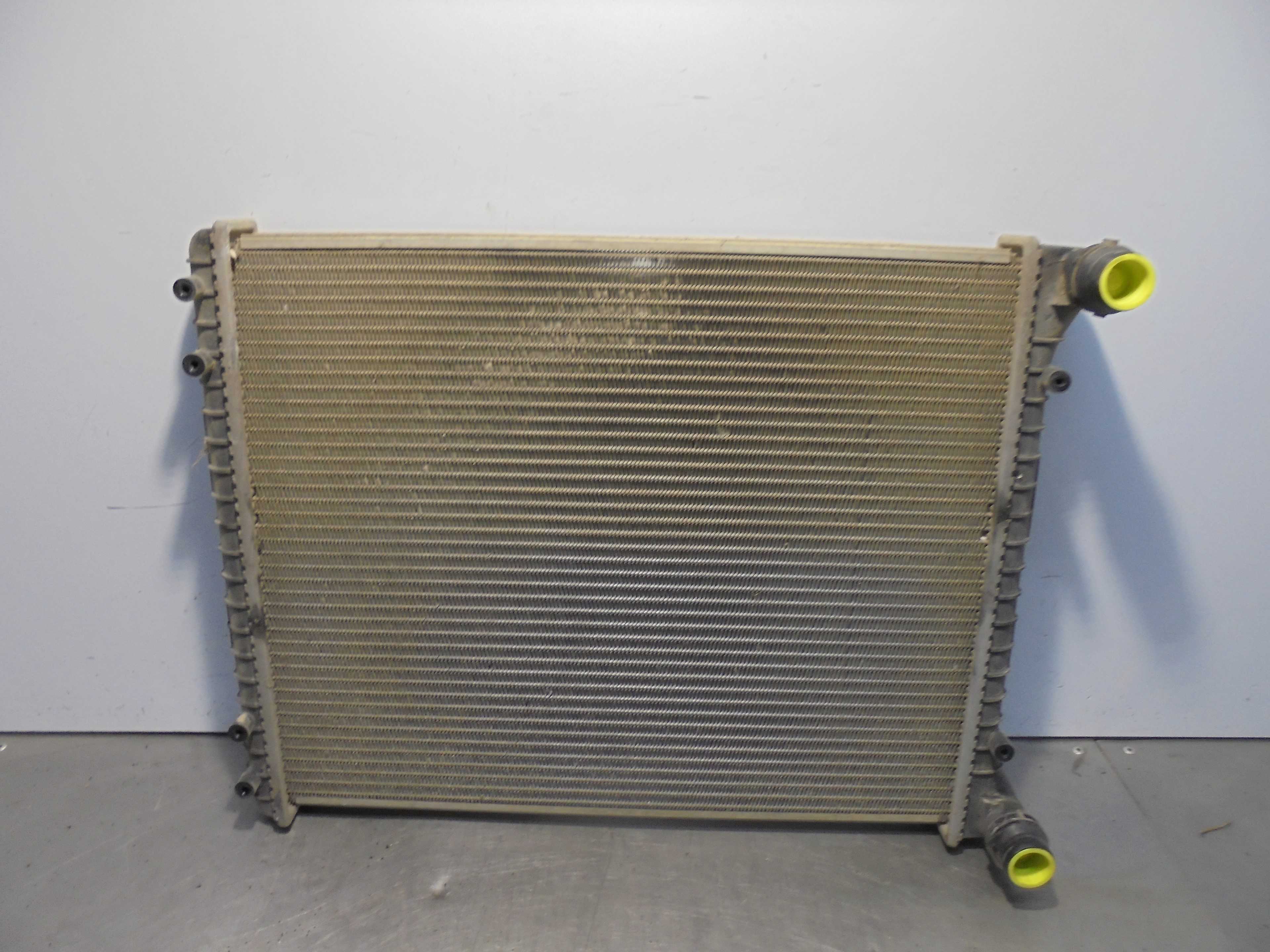 Recambio de radiador agua para audi a2 (8z) 1.4 tdi cat (atl) referencia OEM IAM 8Z0121251D VALEO 