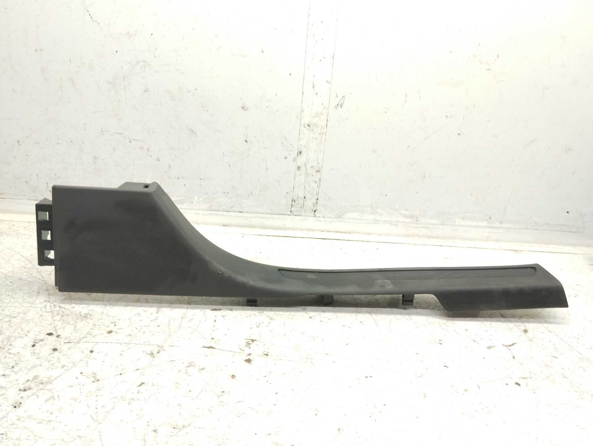 Recambio de moldura interior para renault scenic iv zen referencia OEM IAM 769526696R  