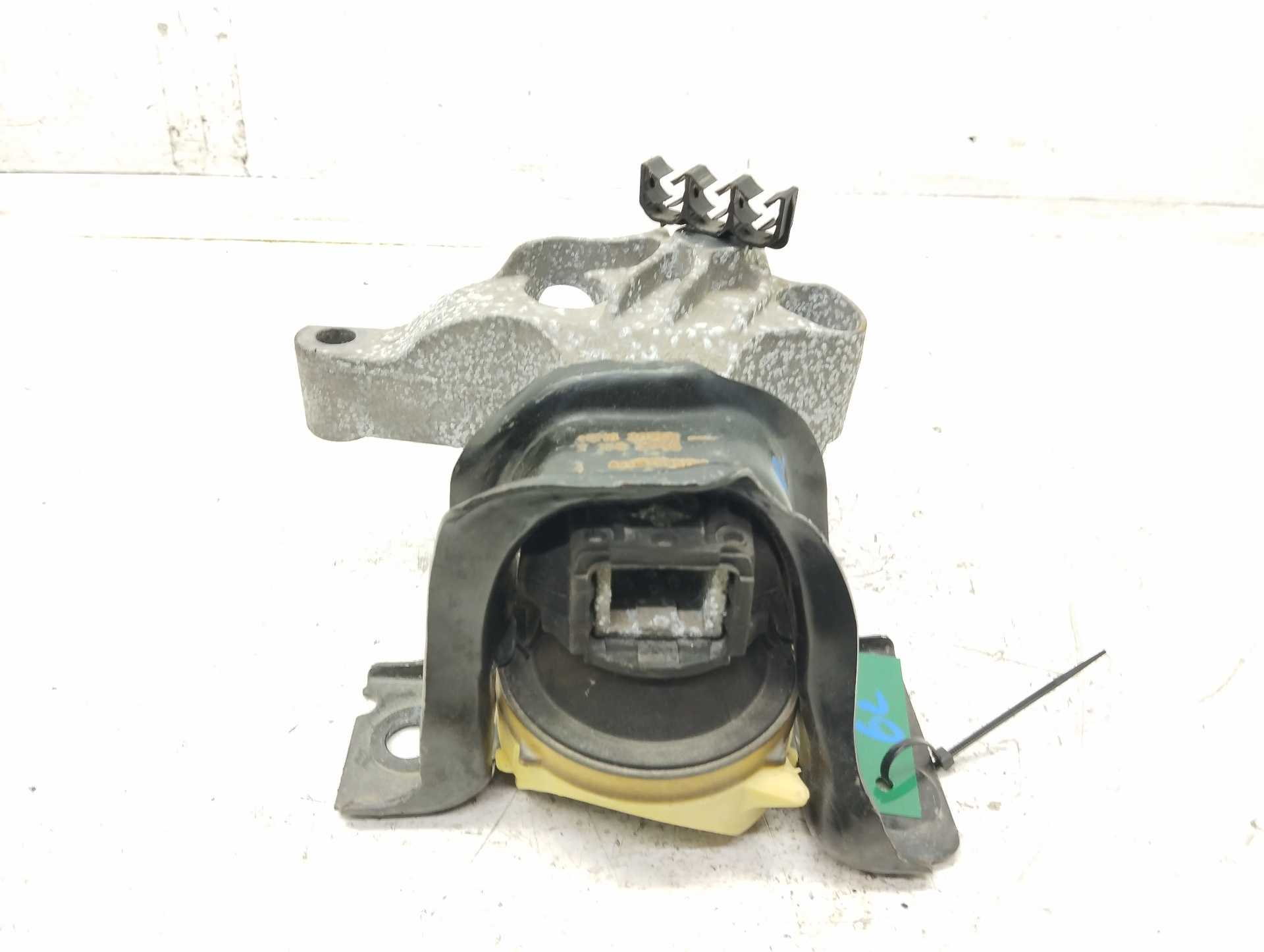 Recambio de soporte motor derecho para renault clio iv 1.5 dci referencia OEM IAM 112103095R  