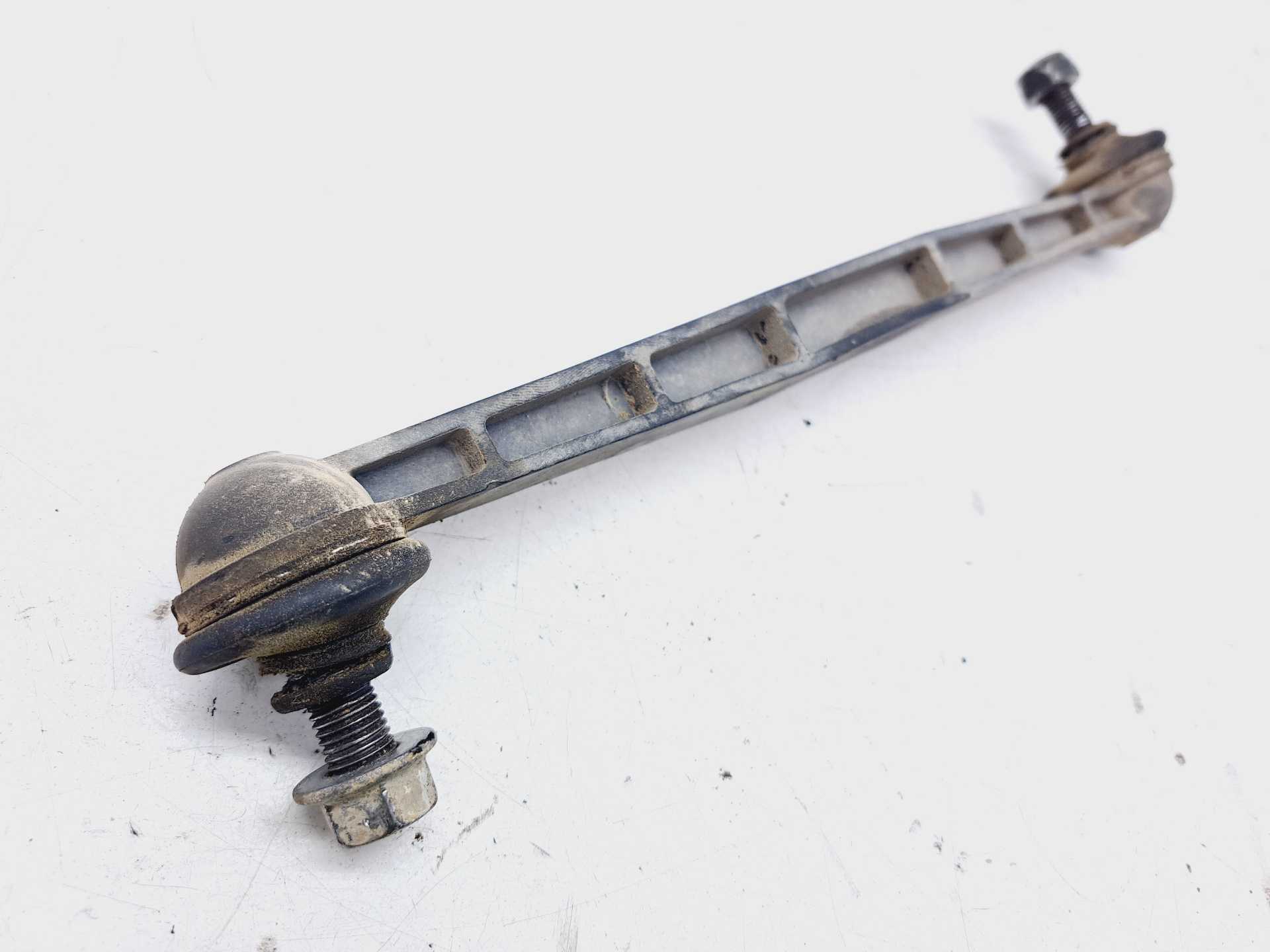 Recambio de bieleta estabilizadora delantera derecha para opel astra h ber. referencia OEM IAM 15257624  