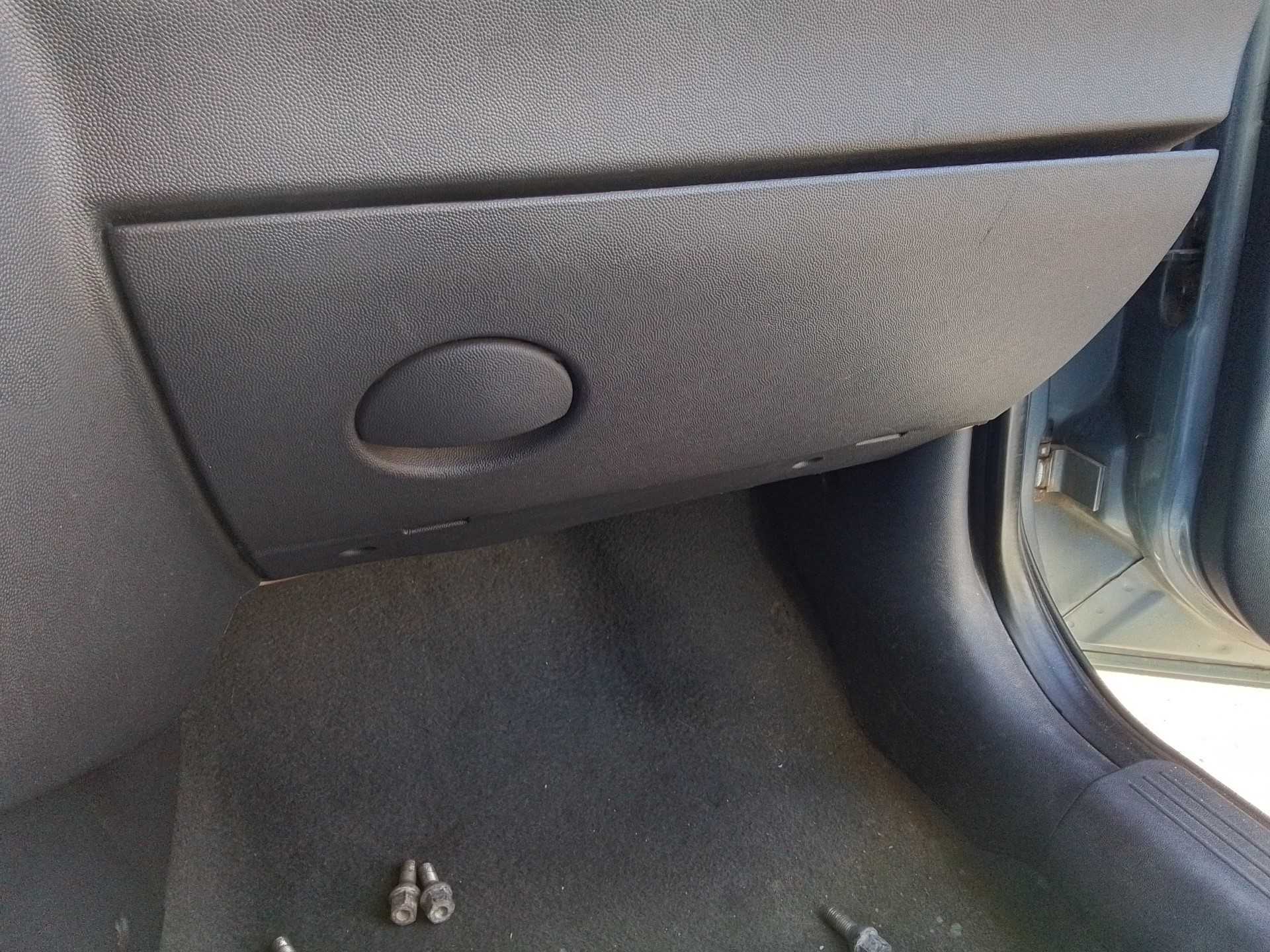 Recambio de guantera para opel corsa c blue line referencia OEM IAM   