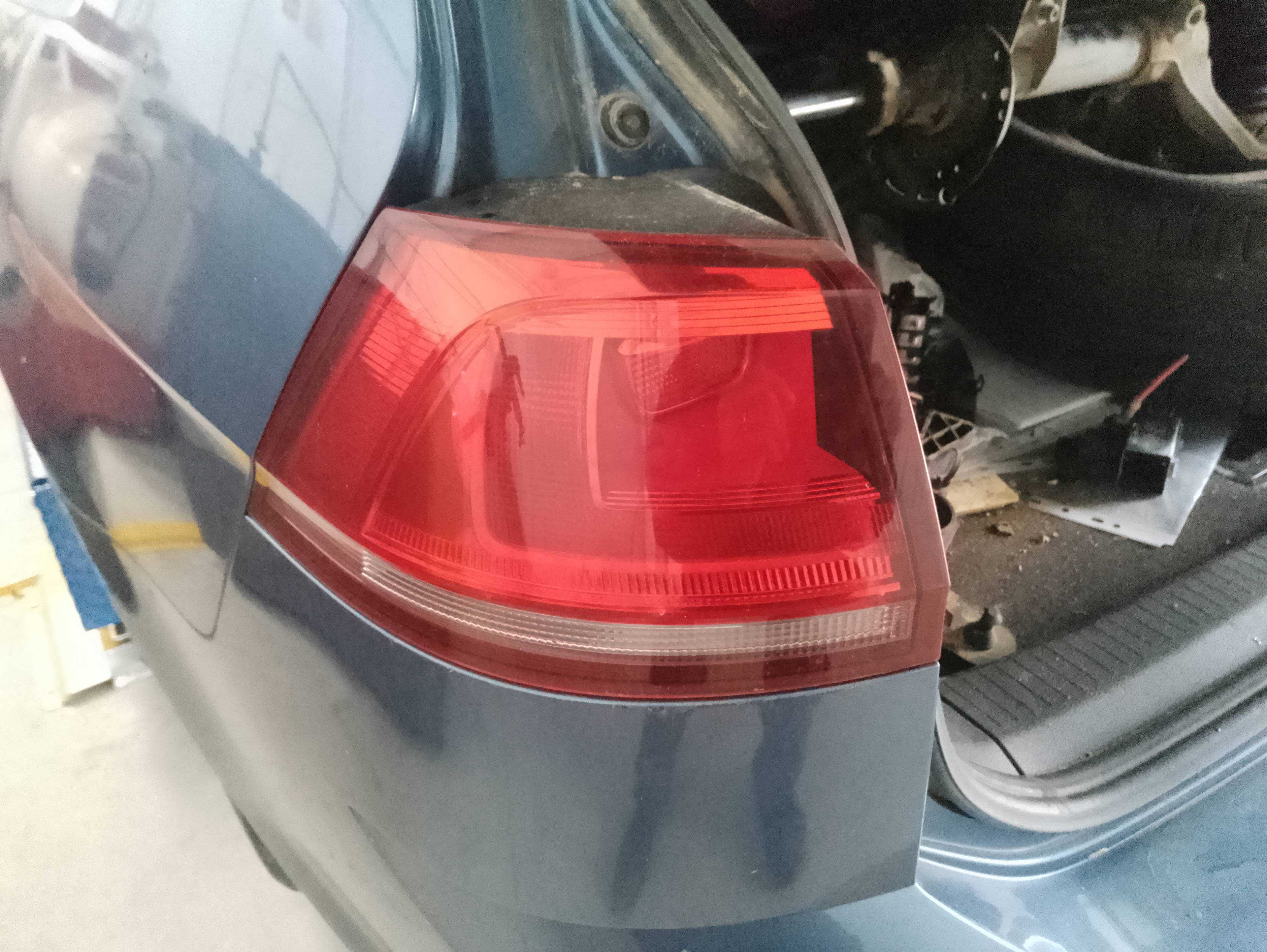 Recambio de piloto trasero izquierdo para volkswagen golf vii lim. (5g1) advance bluemotion referencia OEM IAM   