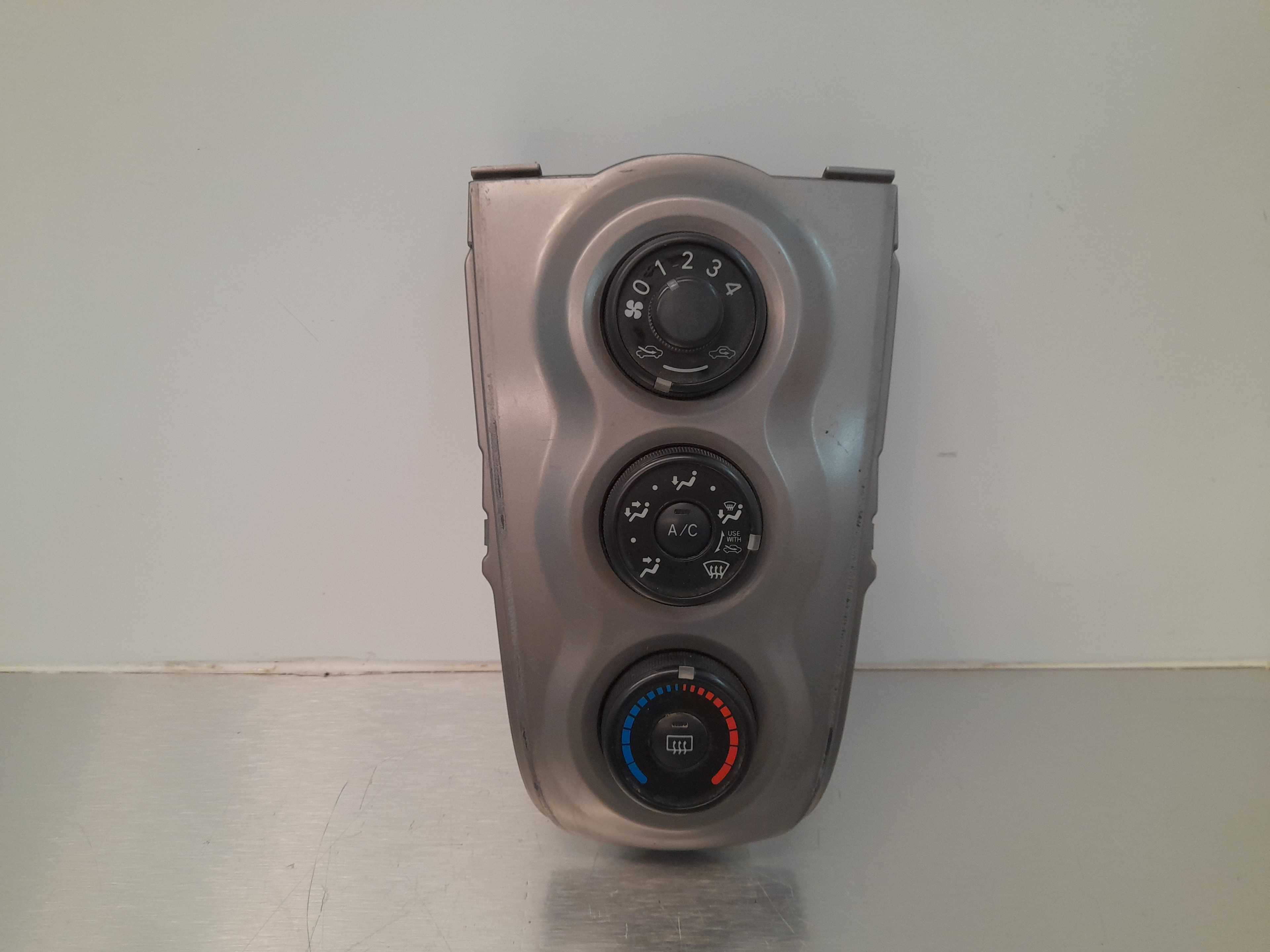 Recambio de mando calefaccion / aire acondicionado para toyota yaris active referencia OEM IAM   