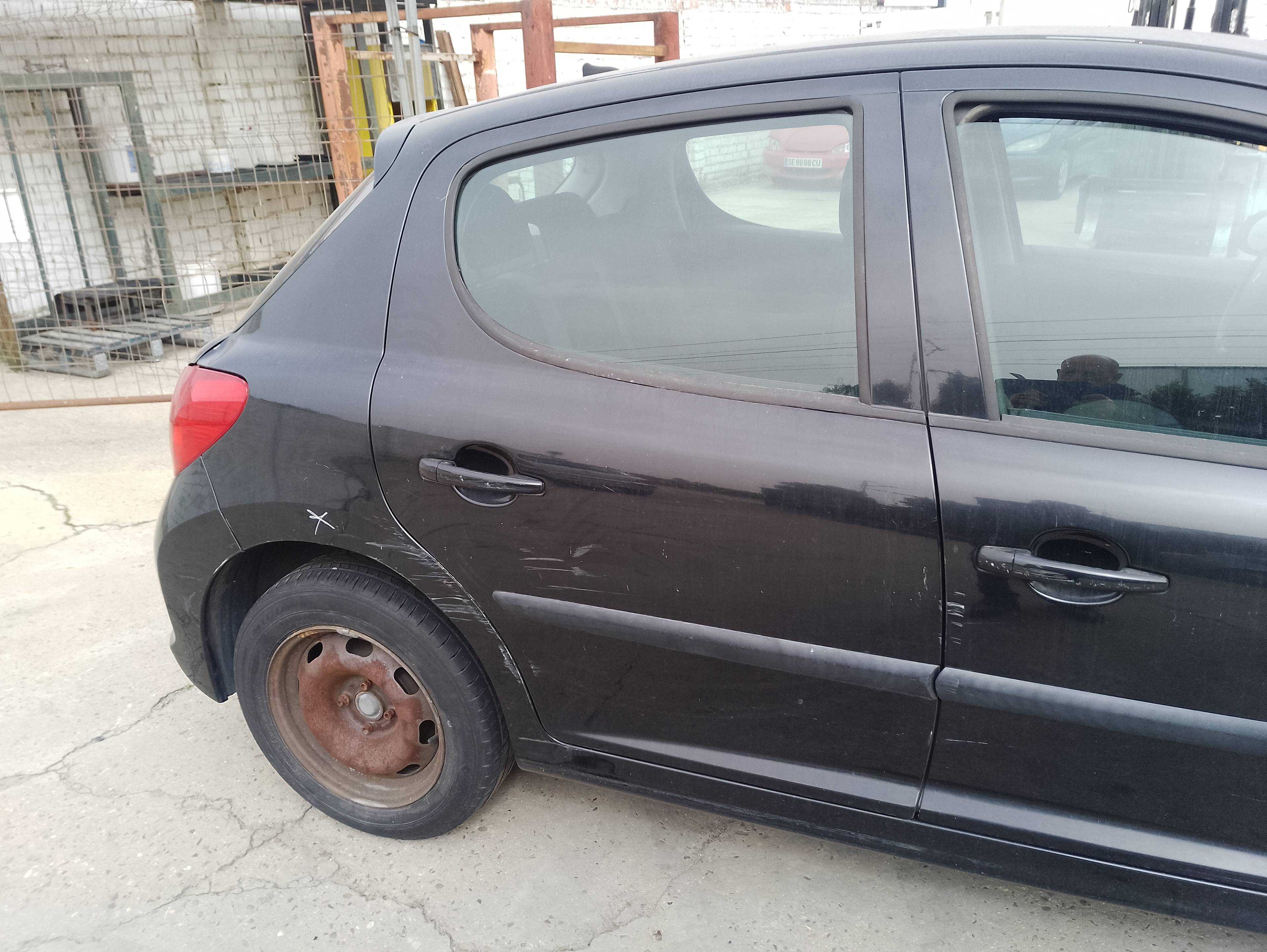 Recambio de puerta trasera derecha para peugeot 207 confort referencia OEM IAM   