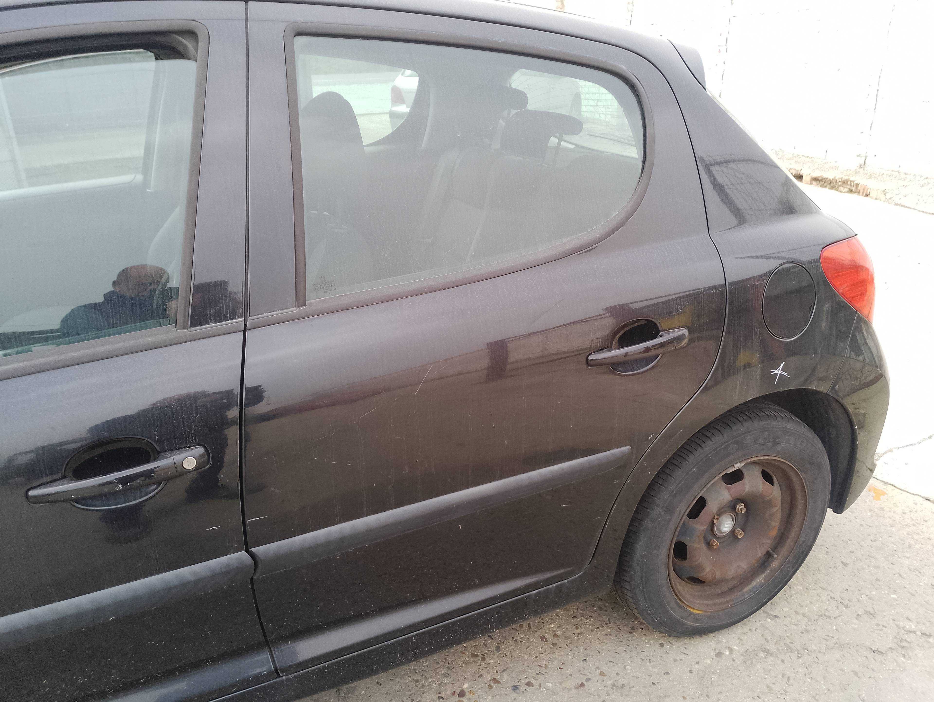 Recambio de puerta trasera izquierda para peugeot 207 confort referencia OEM IAM   