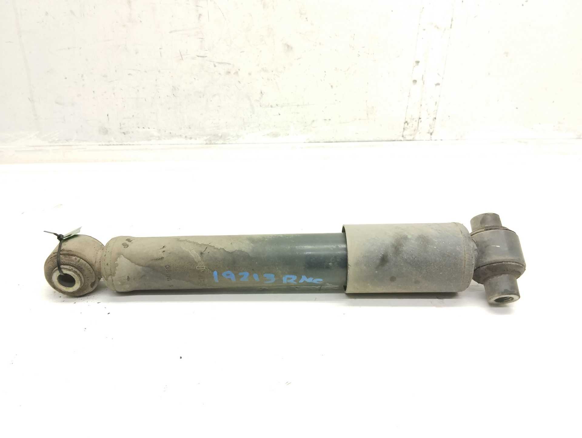 Recambio de amortiguador delantero derecho para iveco 35s12 referencia OEM IAM 5802392684  