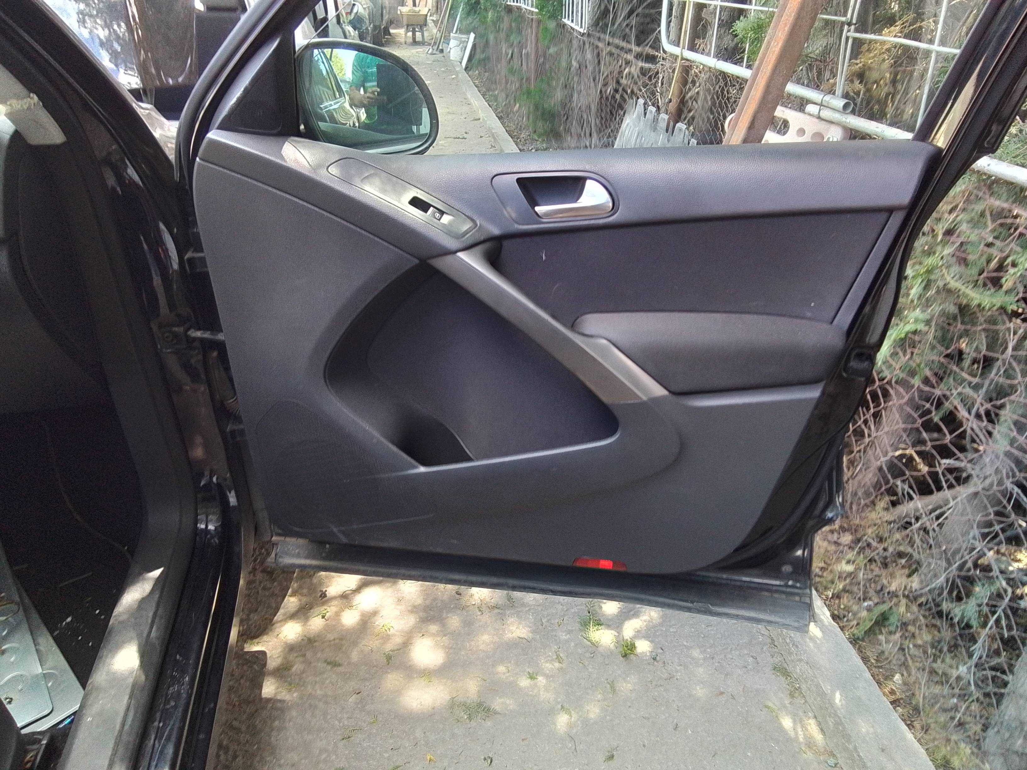 Recambio de guarnecido puerta delantera derecha para volkswagen tiguan (5n1) 2.0 tdi referencia OEM IAM   