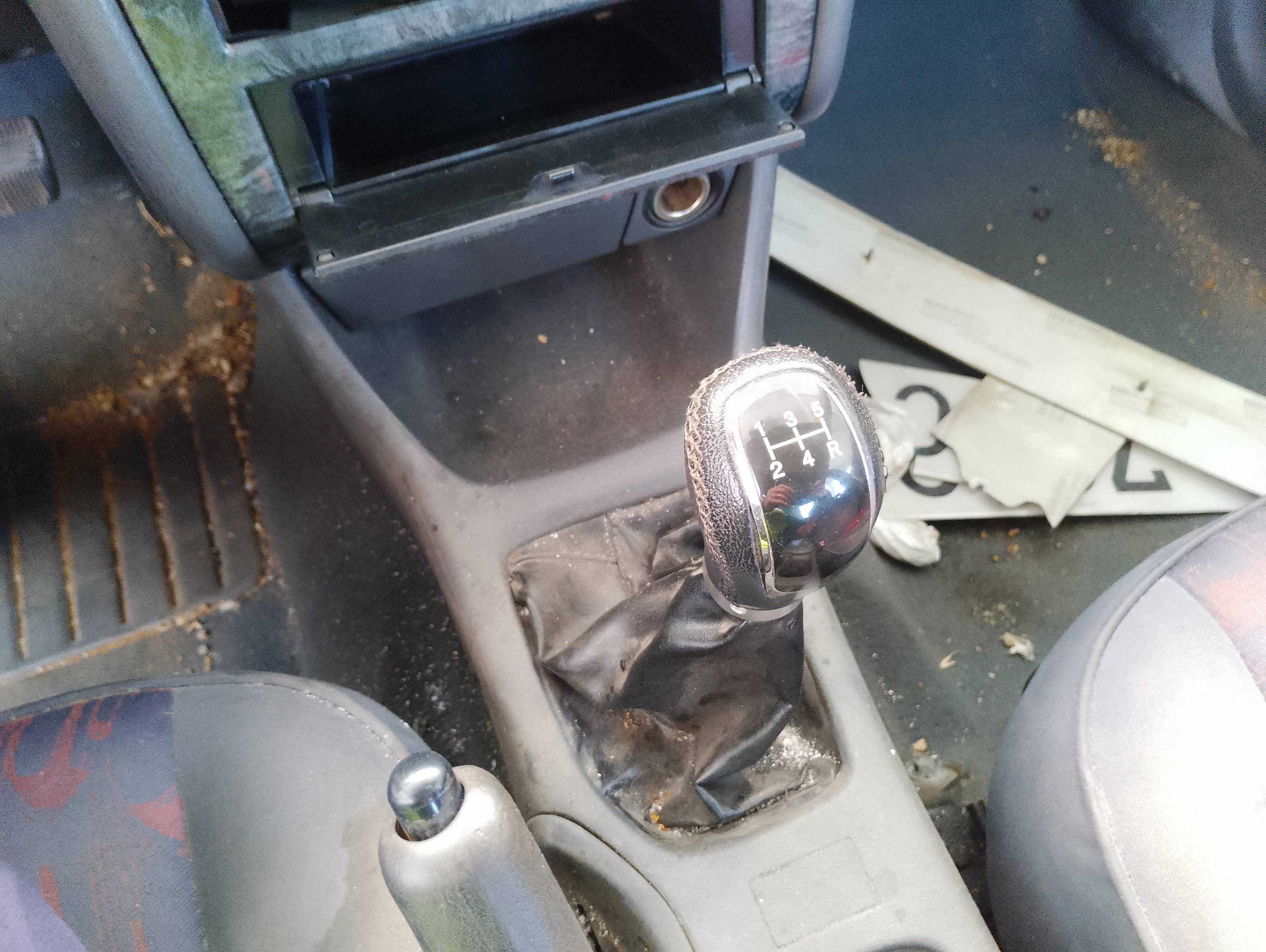 Recambio de palanca cambio para toyota avensis berlina (t 22) 2.0 td luna (5-ptas.) referencia OEM IAM   
