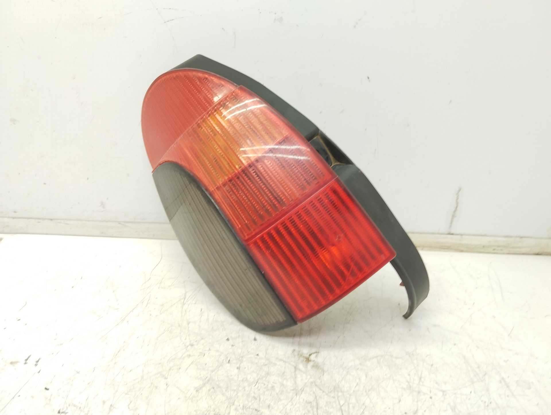 Recambio de piloto trasero izquierdo para peugeot 306 break 1.6 referencia OEM IAM 45227 6350J3 