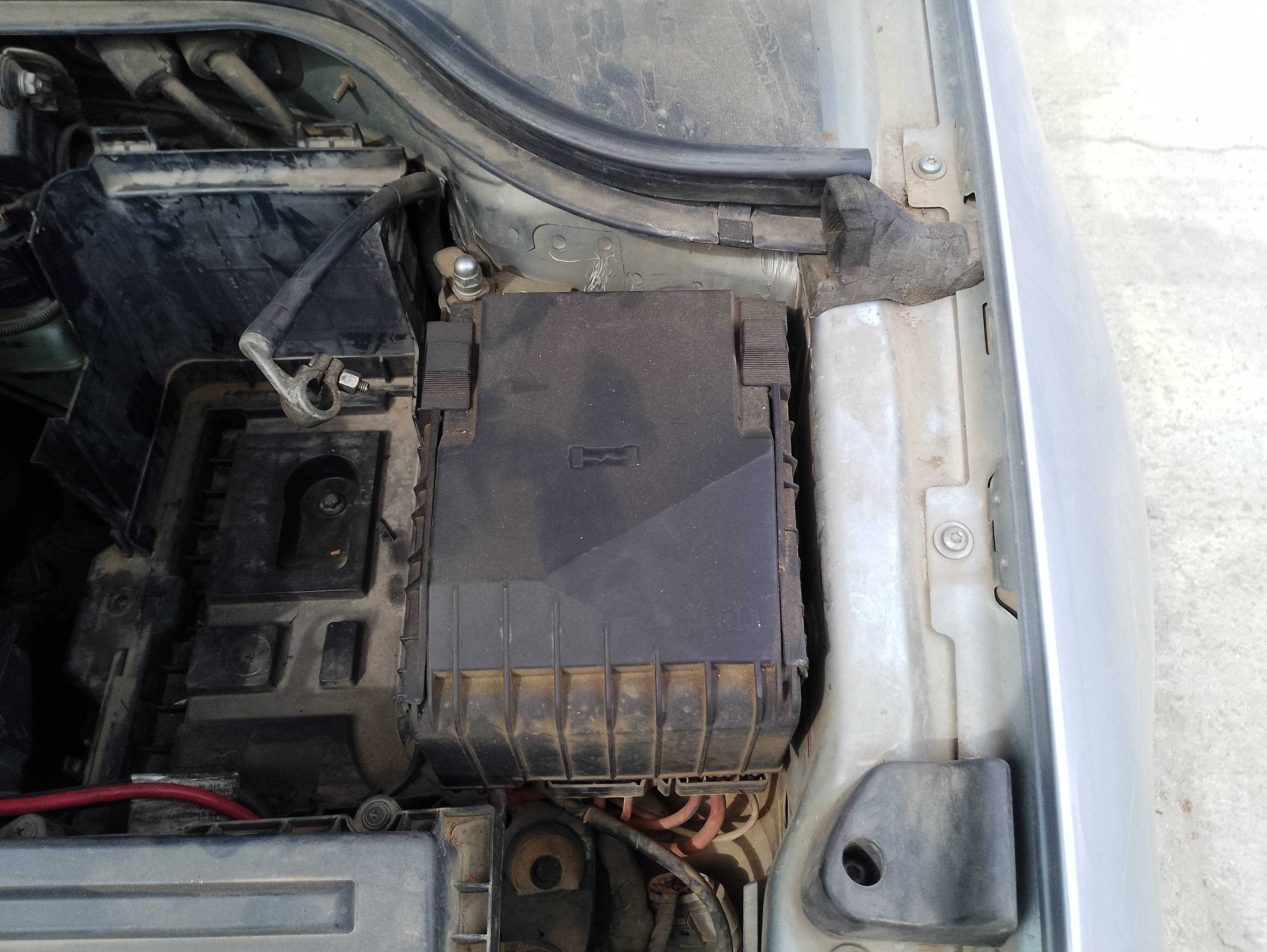 Recambio de caja reles / fusibles para volkswagen passat berlina (3c2) advance referencia OEM IAM   