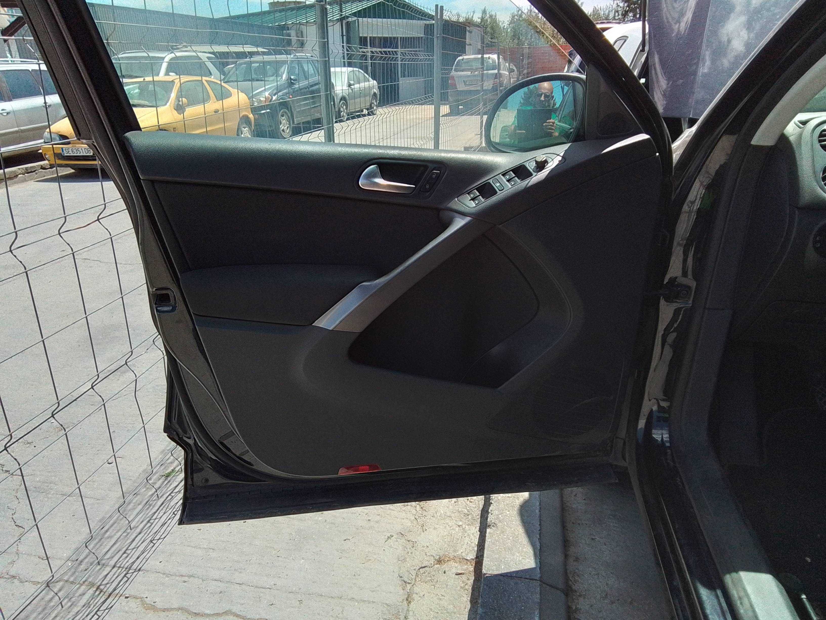 Recambio de guarnecido puerta delantera izquierda para volkswagen tiguan (5n1) 2.0 tdi referencia OEM IAM   