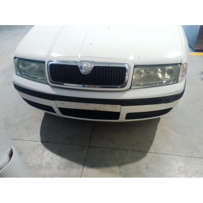 Recambio de paragolpes delantero para skoda octavia ii (1z3) 1.9 tdi referencia OEM IAM 1U0807221B  
