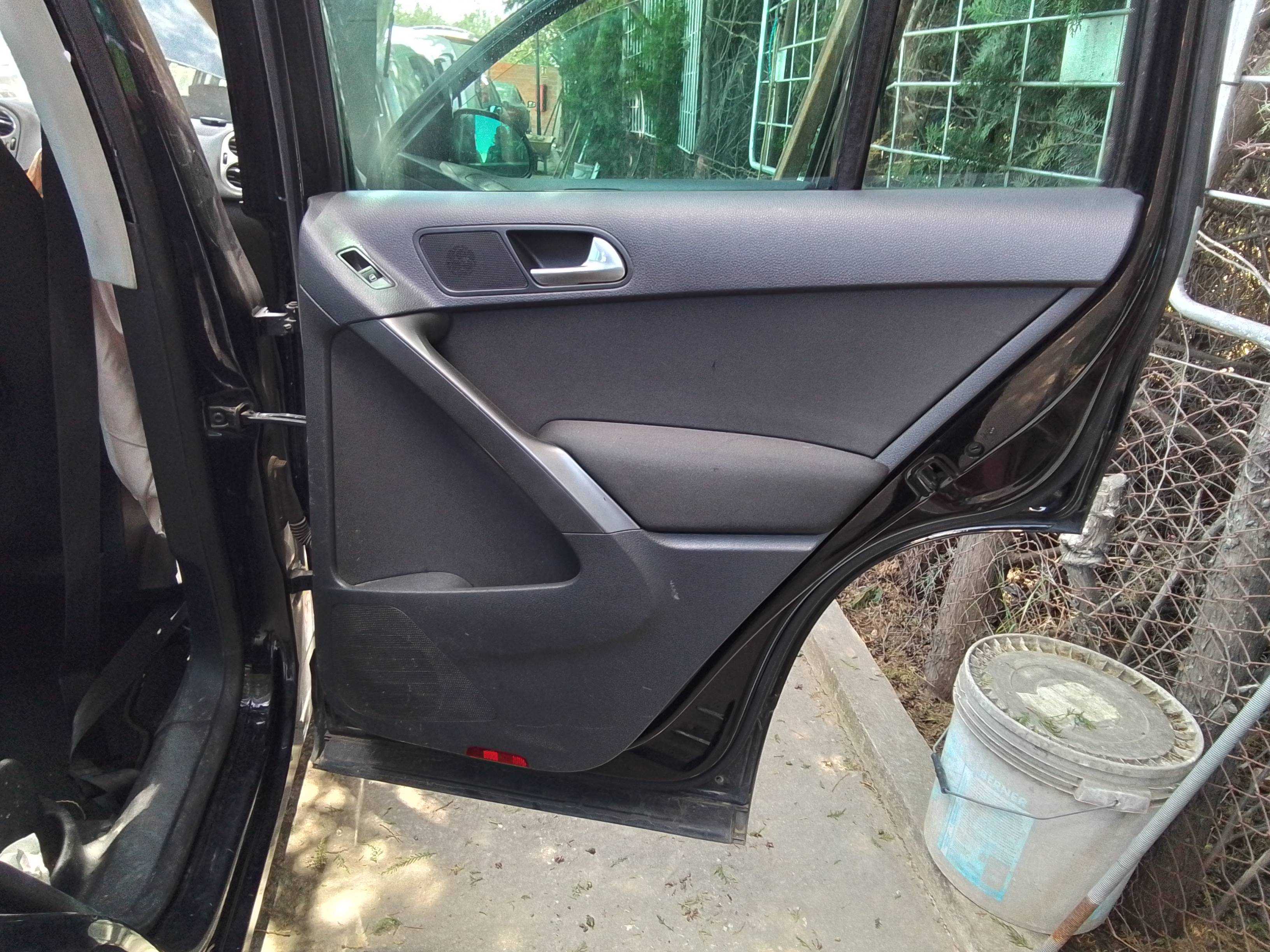 Recambio de guarnecido puerta trasera derecha para volkswagen tiguan (5n1) 2.0 tdi referencia OEM IAM   