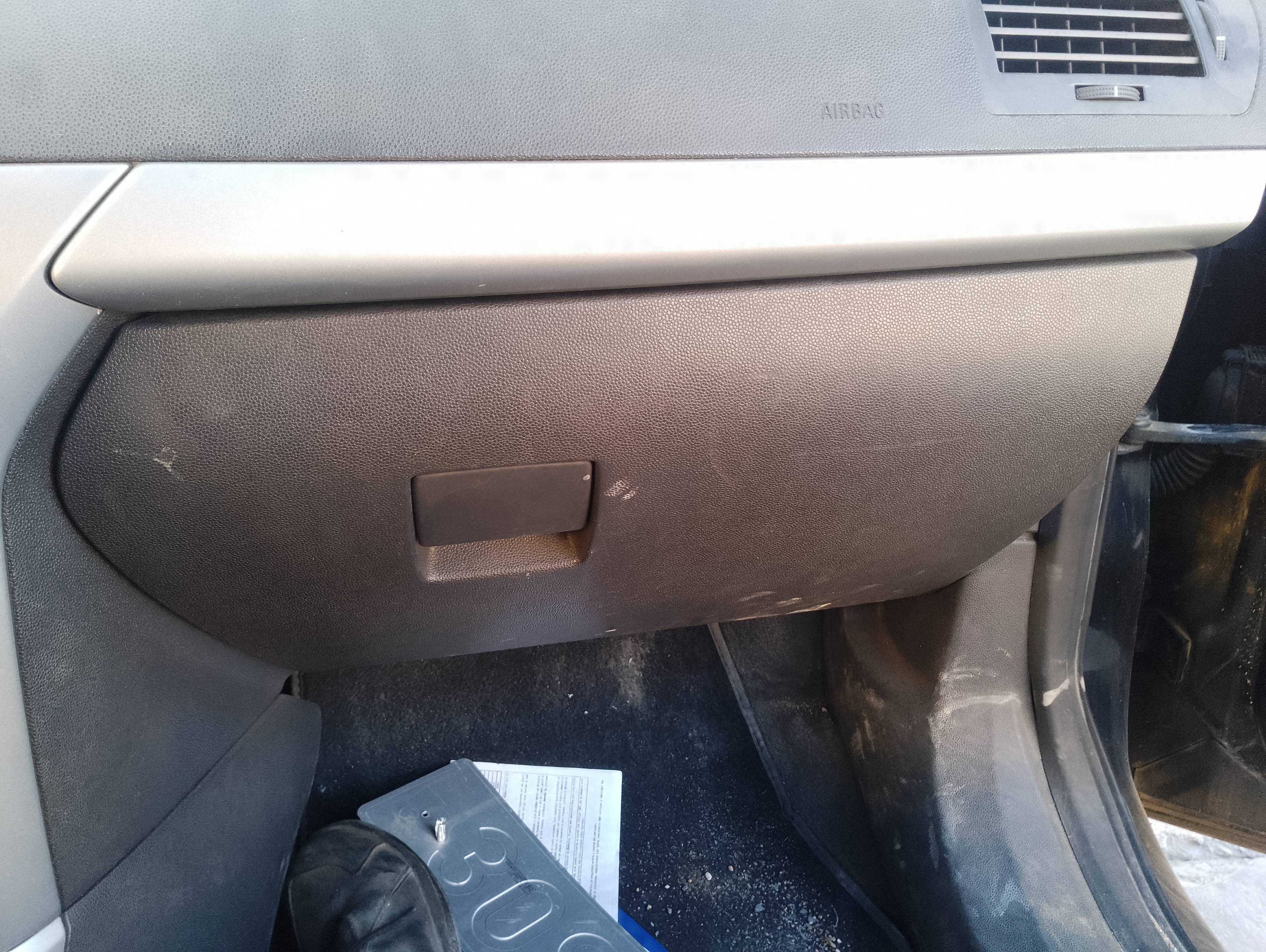 Recambio de guantera para opel astra gtc cosmo referencia OEM IAM   