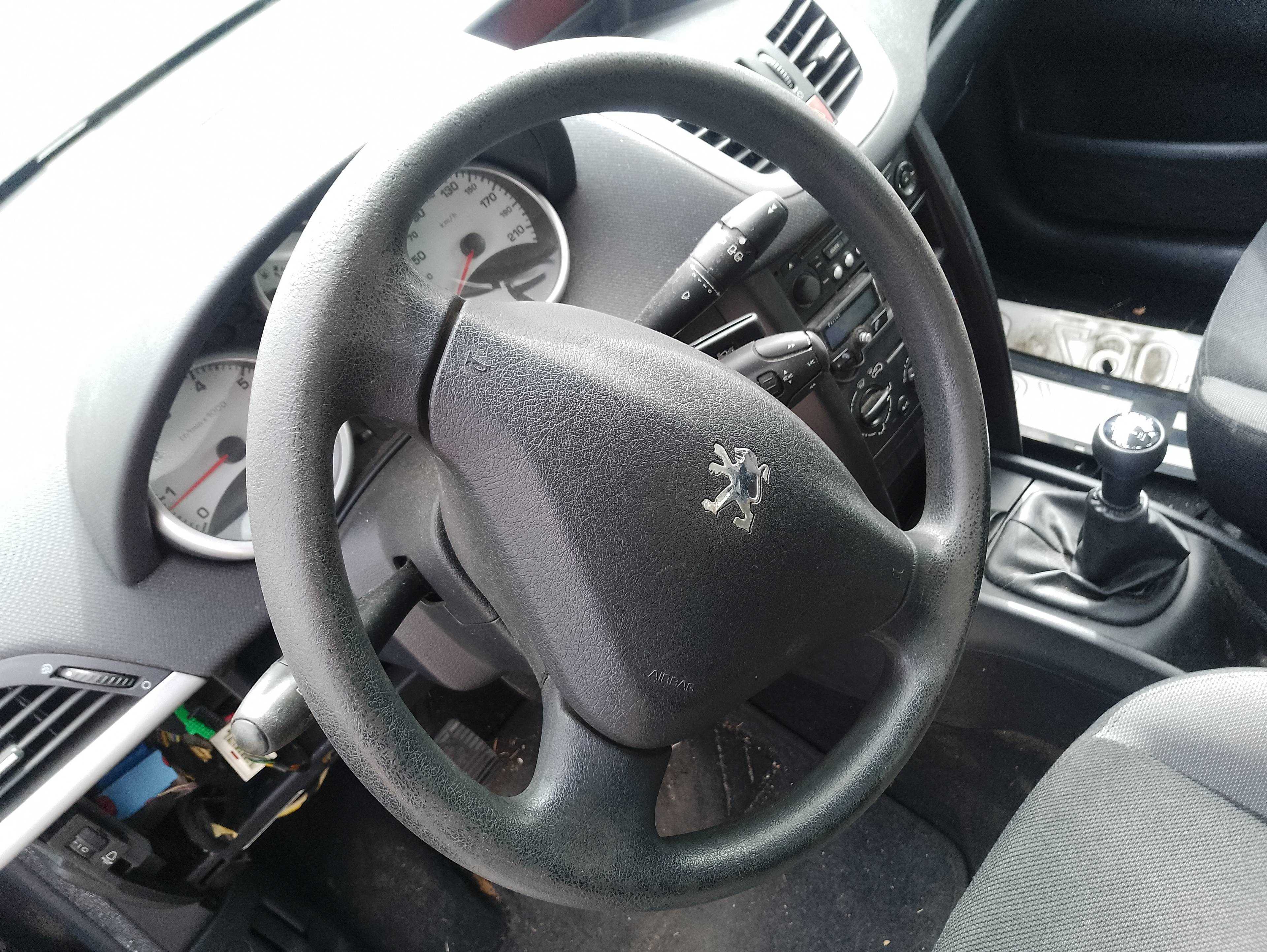 Recambio de volante para peugeot 207 confort referencia OEM IAM   