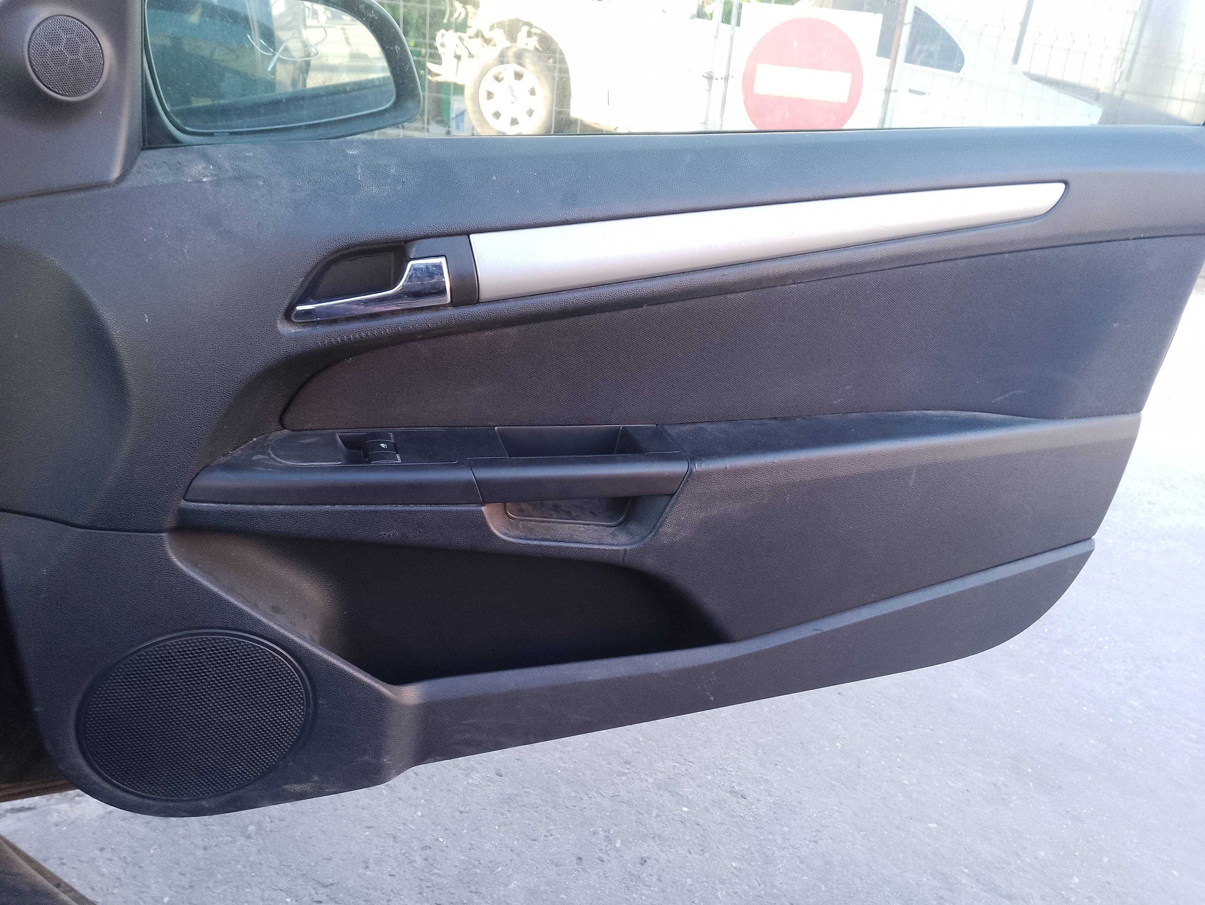Recambio de guarnecido puerta delantera derecha para opel astra gtc cosmo referencia OEM IAM   