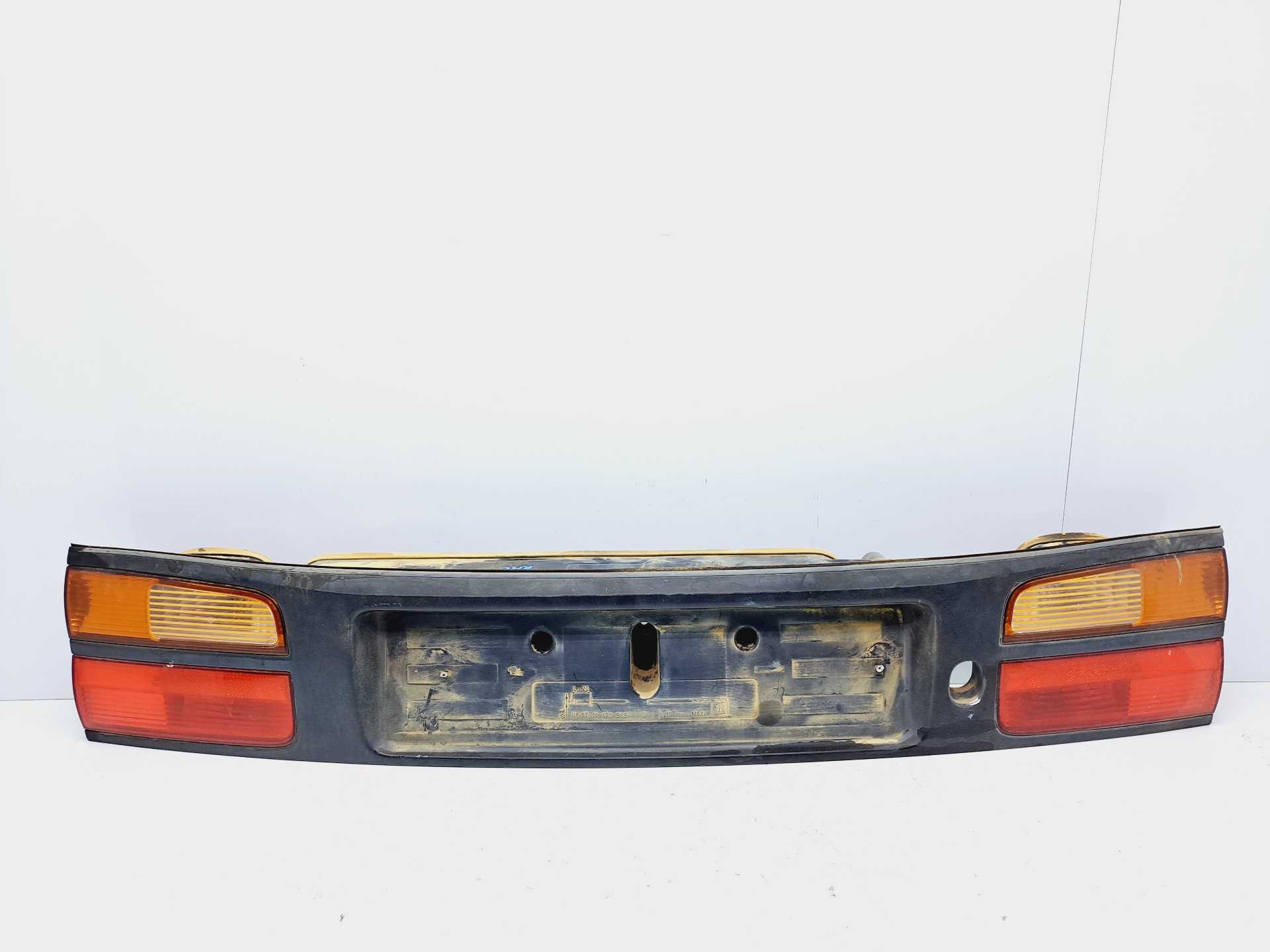 Recambio de piloto trasero central para renault laguna (b56) 1.6 16v rt referencia OEM IAM 7711170346  