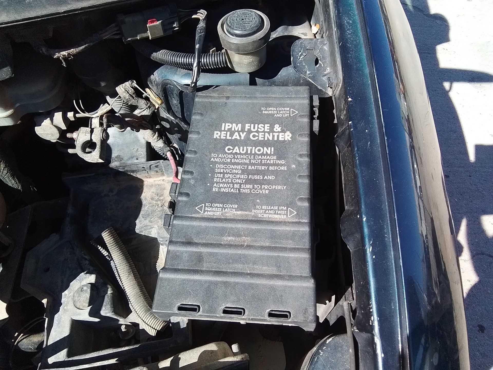 Recambio de caja reles / fusibles para chrysler voyager (rg) 2.5 crd executive referencia OEM IAM   