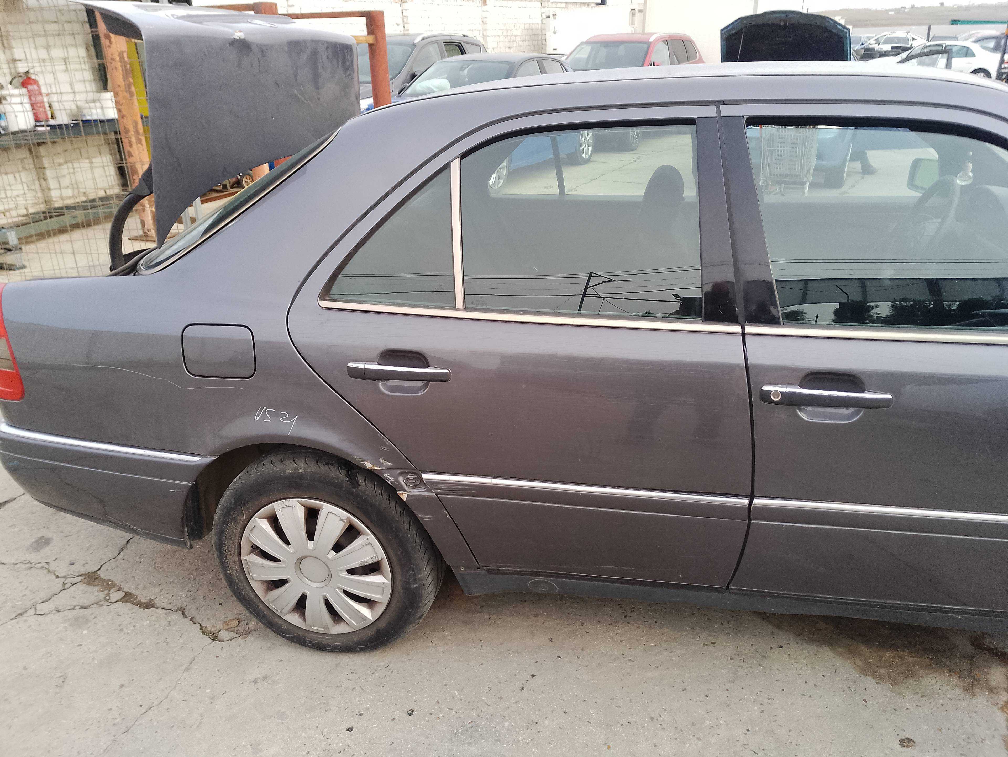 Recambio de puerta trasera derecha para mercedes-benz clase c (w202) berlina 180 (202.018) referencia OEM IAM   