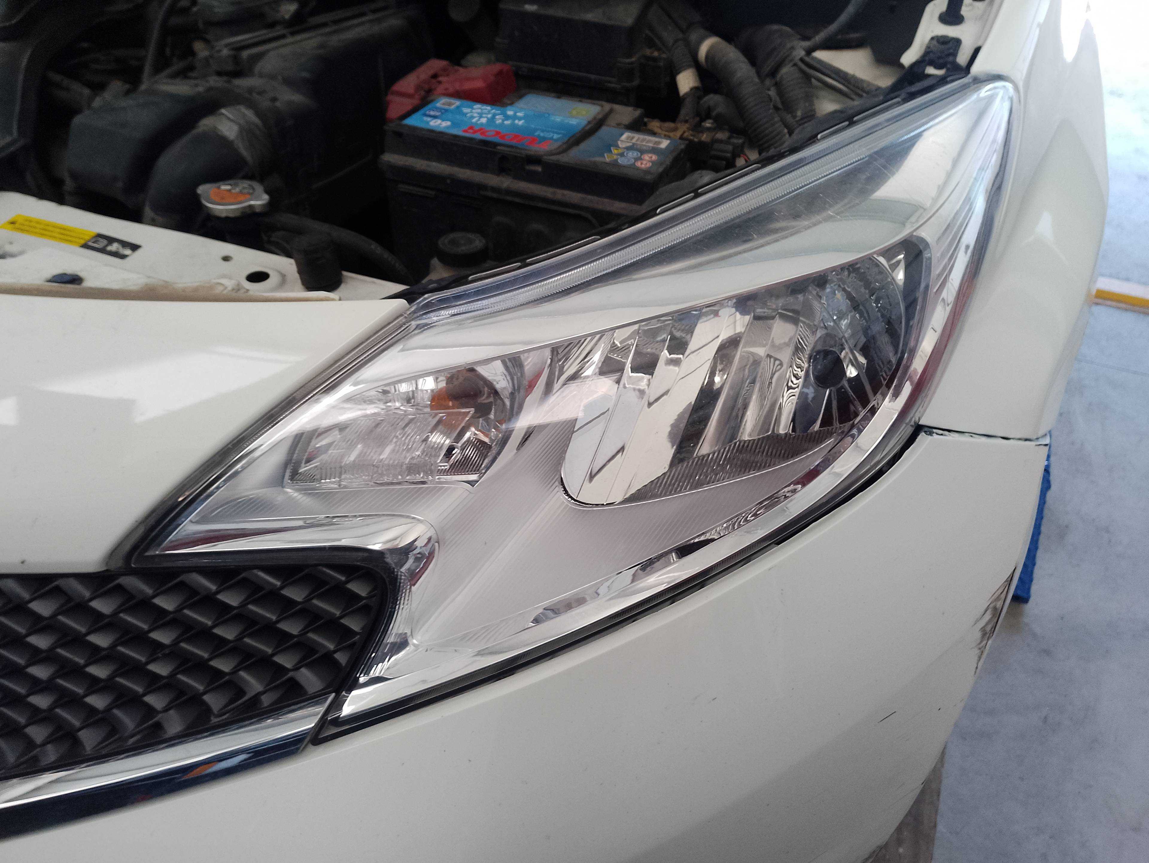 Recambio de faro izquierdo para nissan note acenta referencia OEM IAM   
