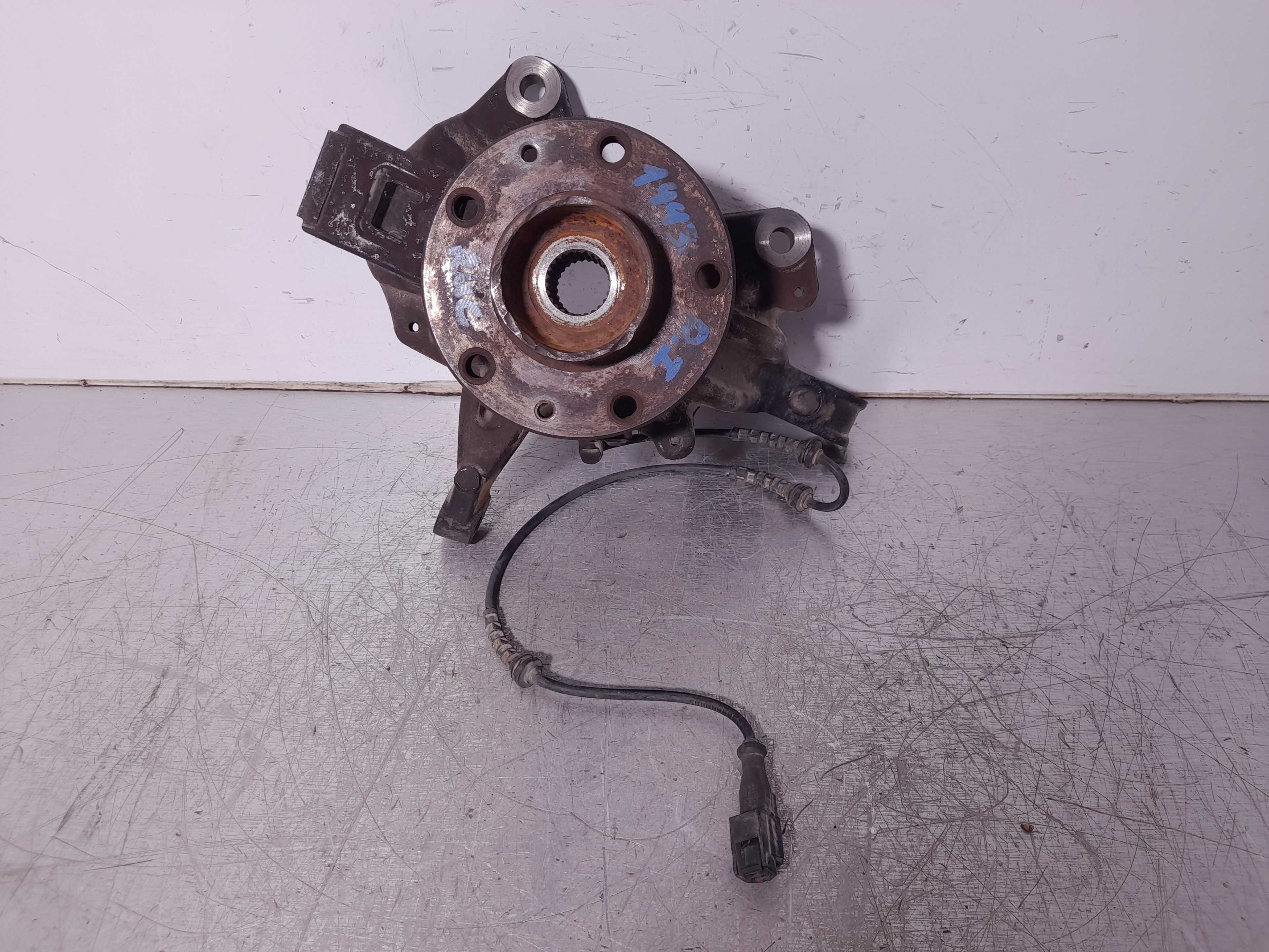 Recambio de mangueta delantera izquierda para renault megane iii coupe bose edition referencia OEM IAM   