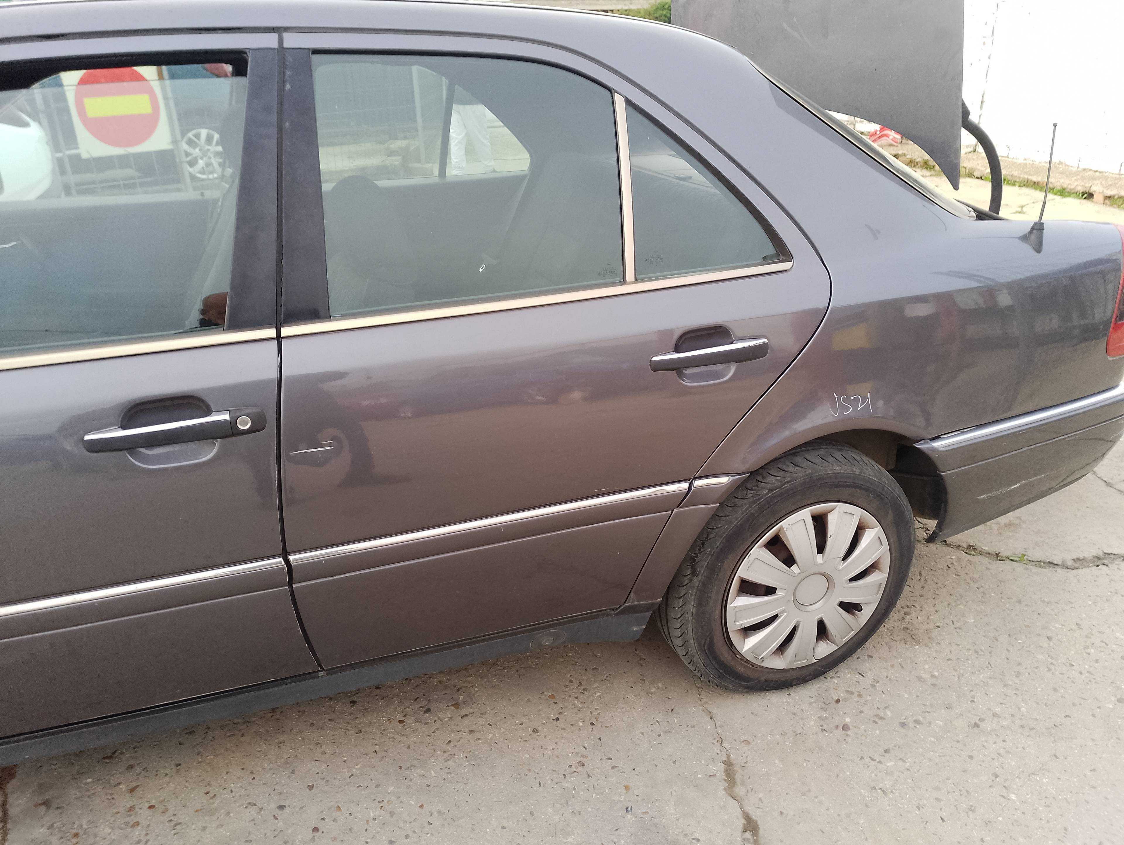 Recambio de puerta trasera izquierda para mercedes-benz clase c (w202) berlina 180 (202.018) referencia OEM IAM   