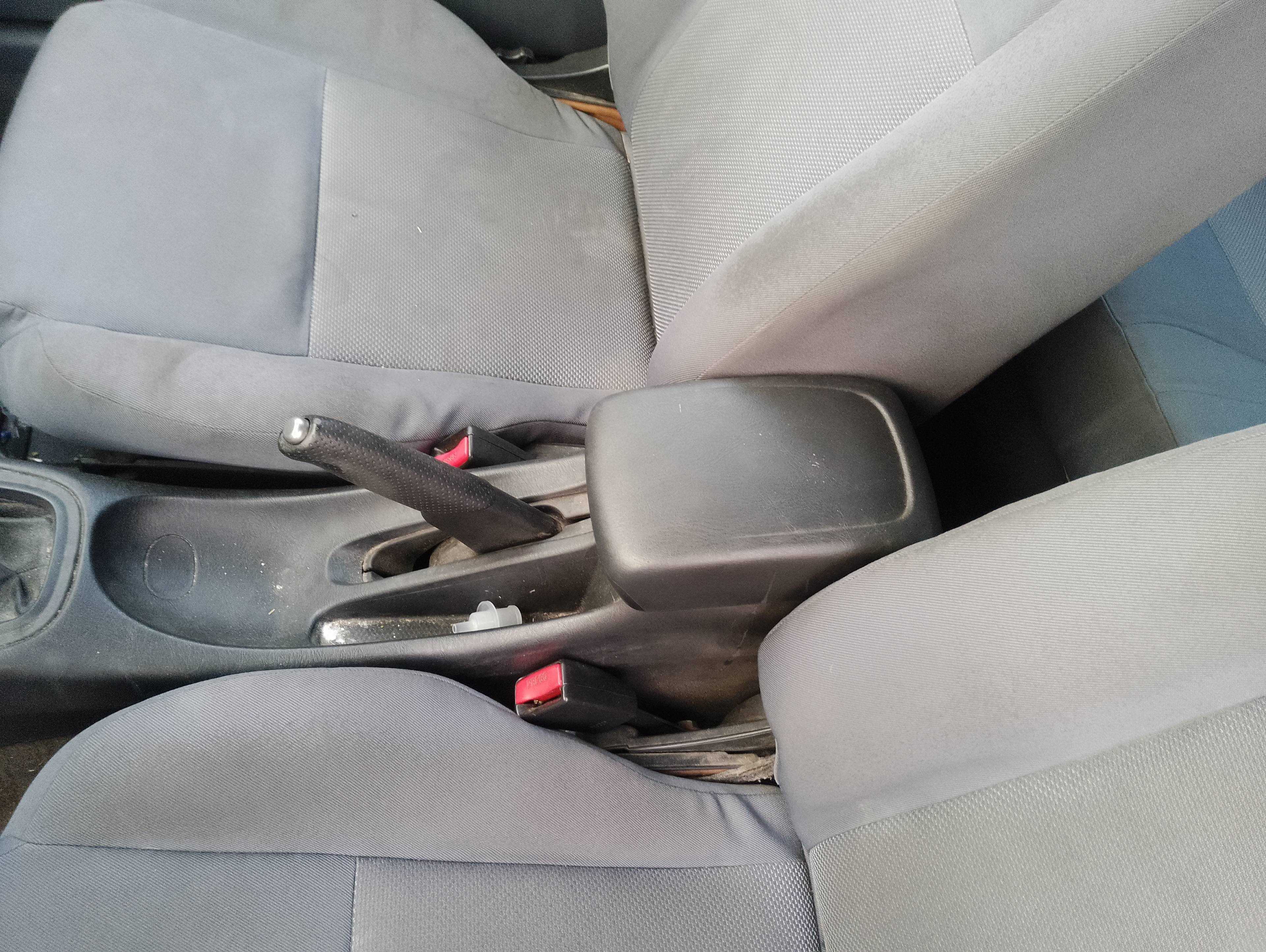 Recambio de apoyabrazos central para nissan almera (n16/e) acenta referencia OEM IAM   