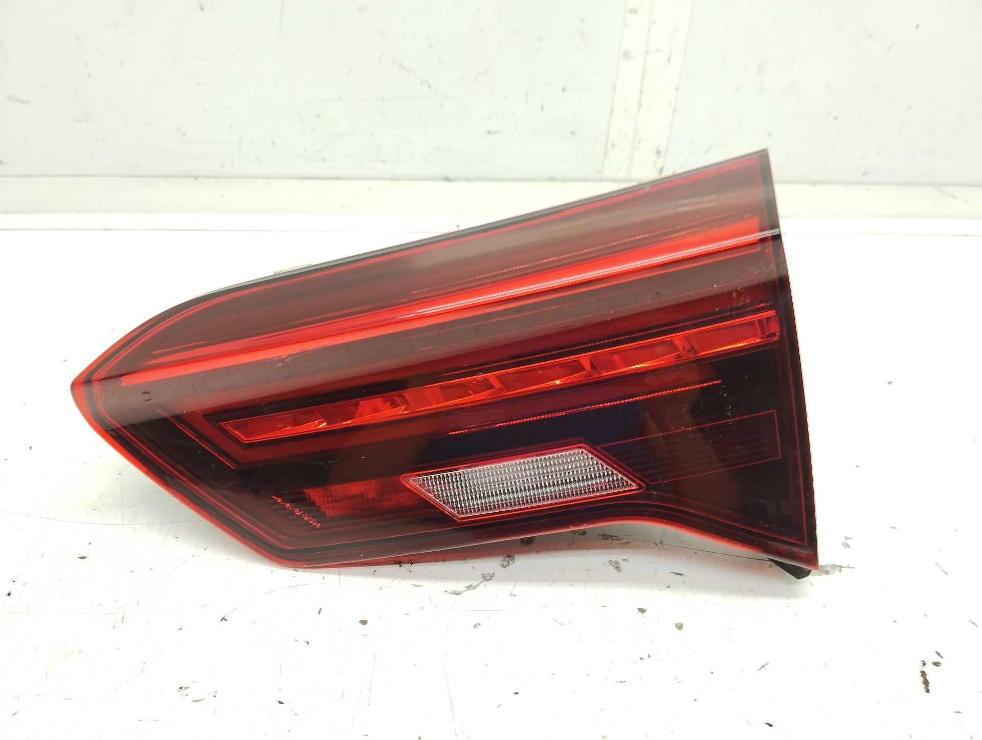 Recambio de piloto porton trasero derecho para volkswagen t-roc 1.5 16v tsi act referencia OEM IAM 2GA945094B  