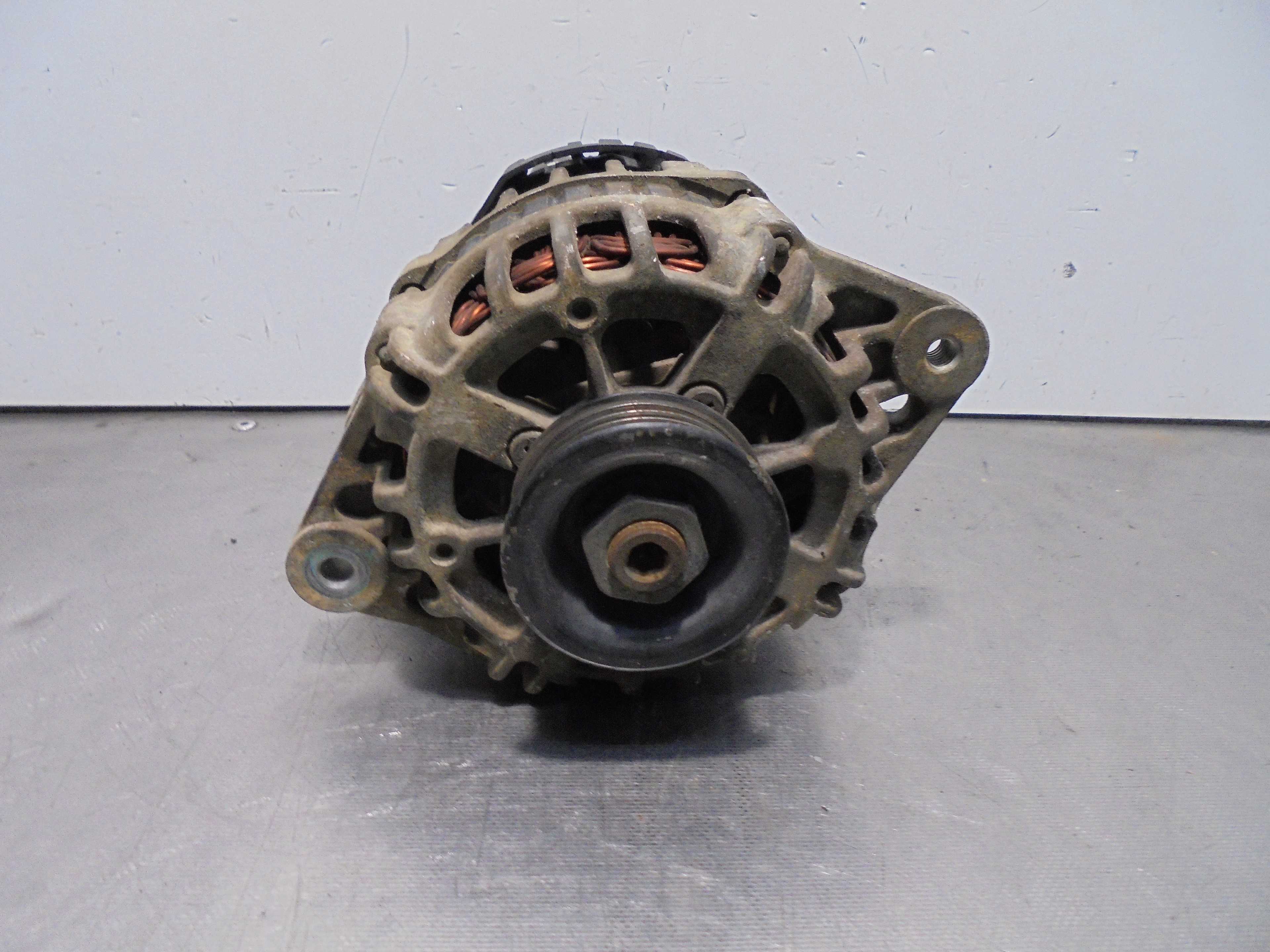 Recambio de alternador para daewoo kalos 1.2 se referencia OEM IAM 96404263 VALEO 