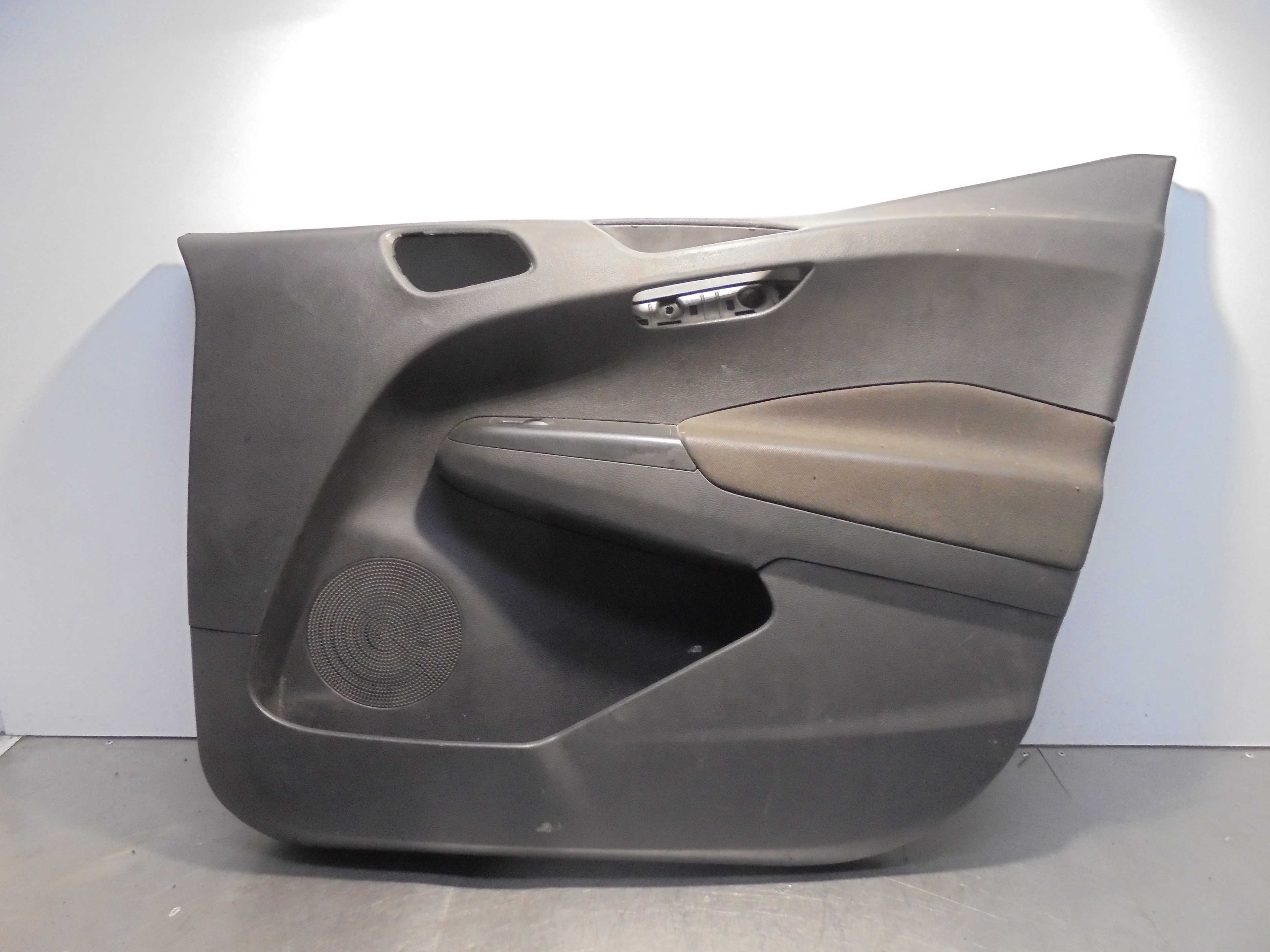 Recambio de guarnecido puerta delantera derecha para ford tourneo courier (c4a) ambiente referencia OEM IAM   