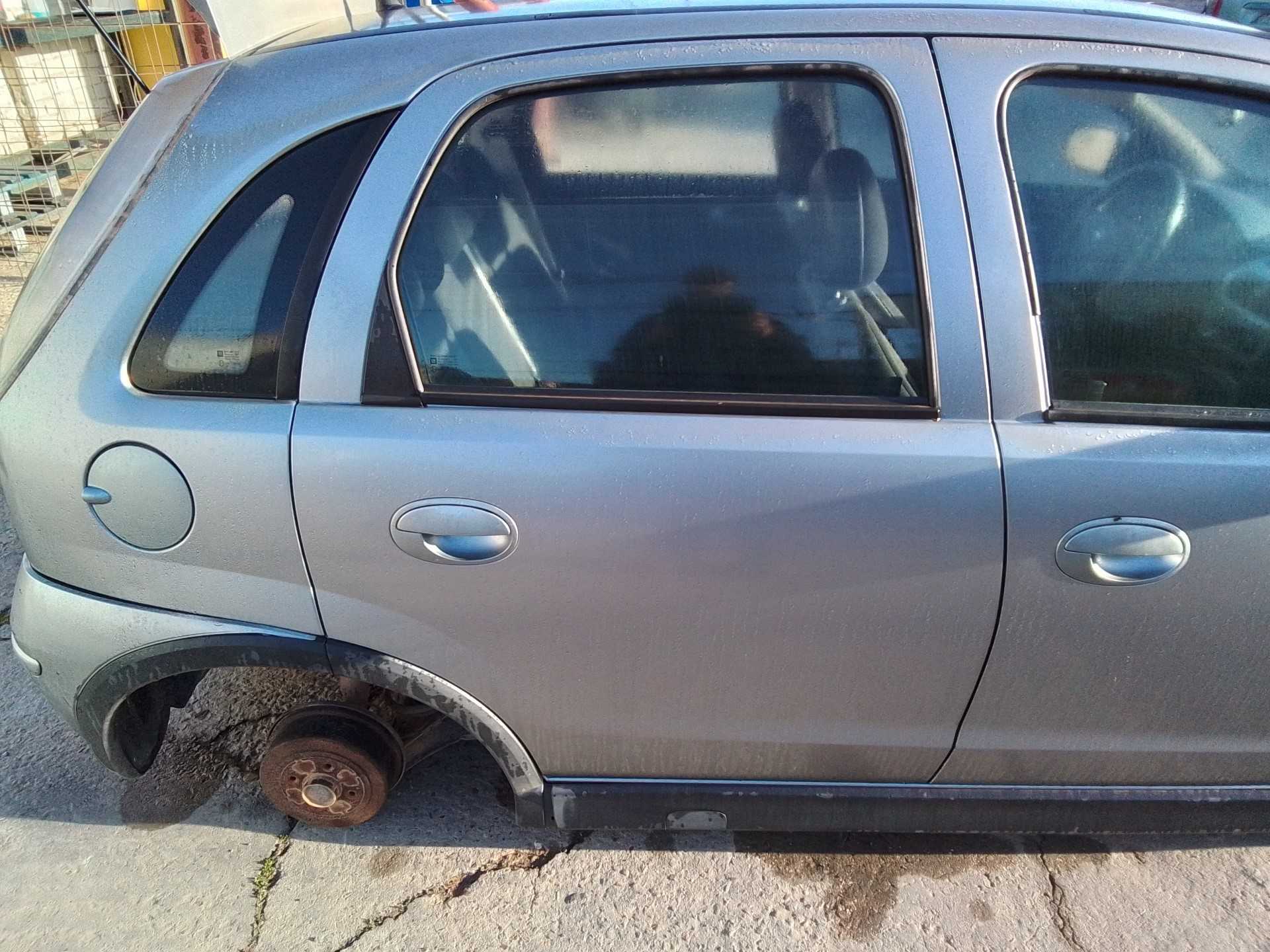 Recambio de puerta trasera derecha para opel corsa c blue line referencia OEM IAM   