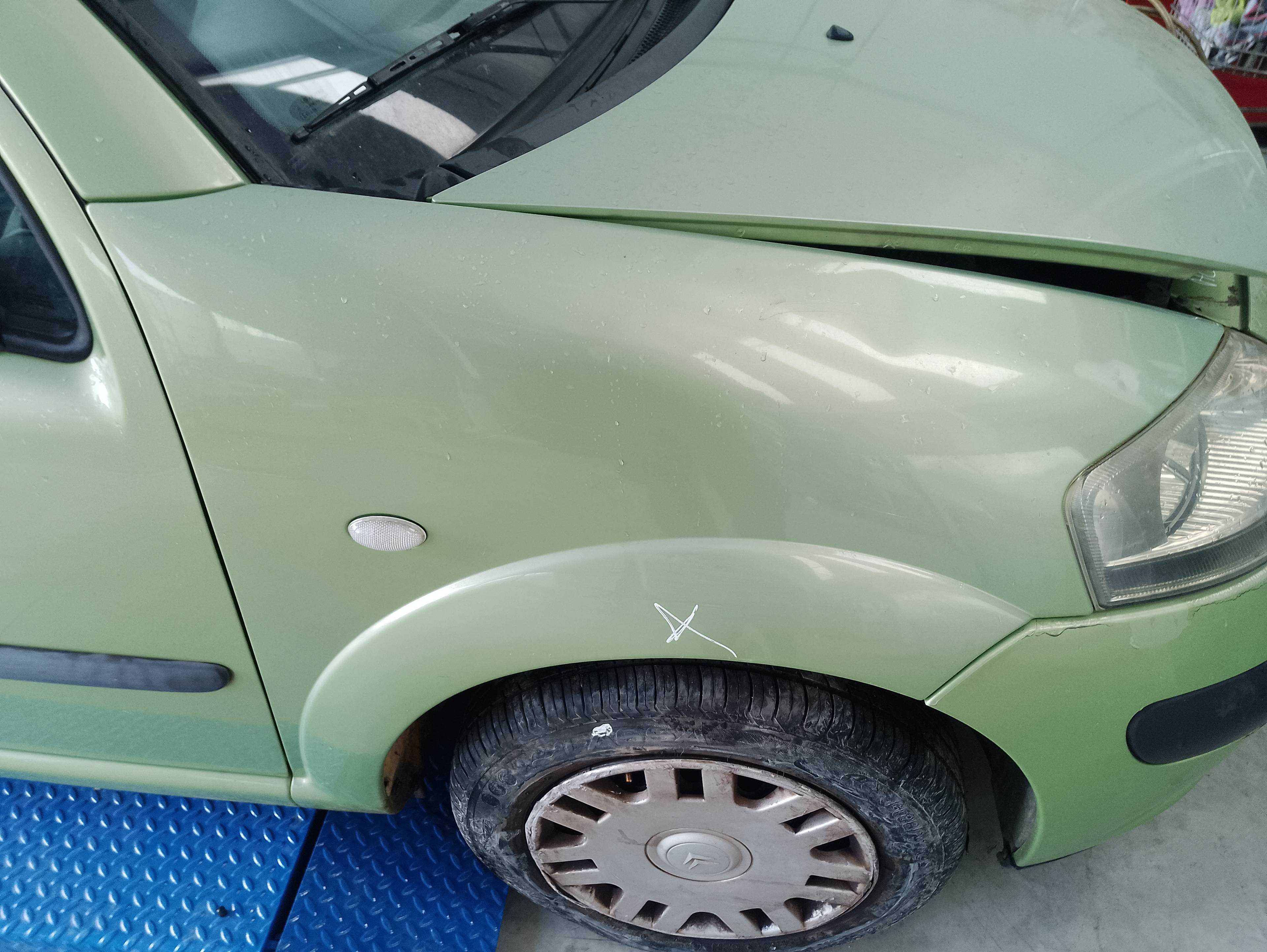 Recambio de aleta delantera derecha para citroën c3 1.1 satisfaction referencia OEM IAM   