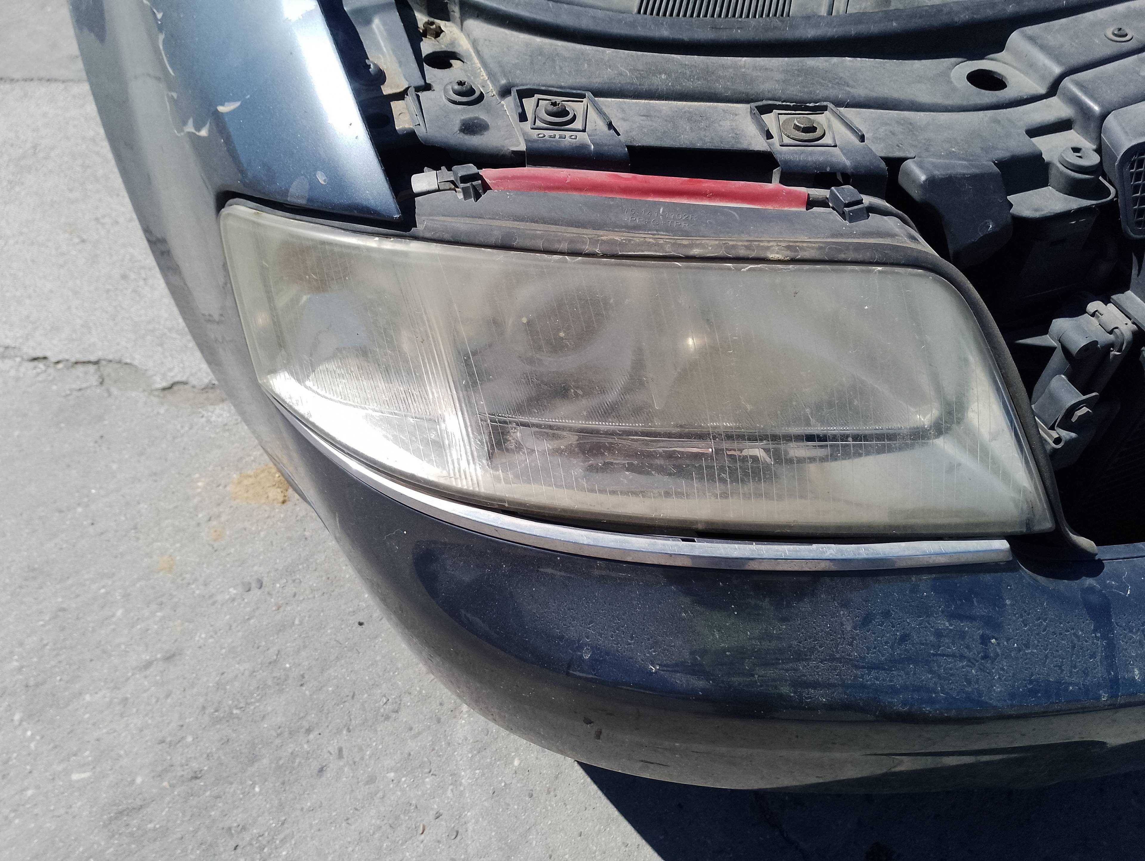 Recambio de faro derecho para audi a6 berlina (4b2) 2.5 tdi referencia OEM IAM   