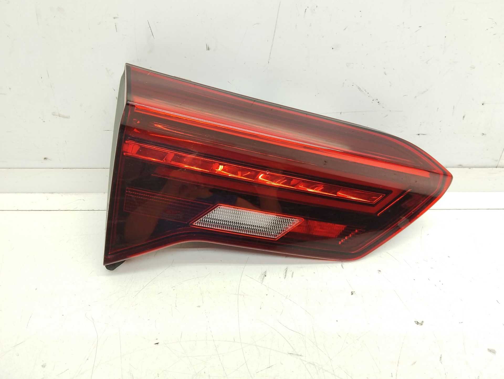 Recambio de piloto porton trasero izquierdo para volkswagen t-roc 1.5 16v tsi act referencia OEM IAM 2GA945093B  