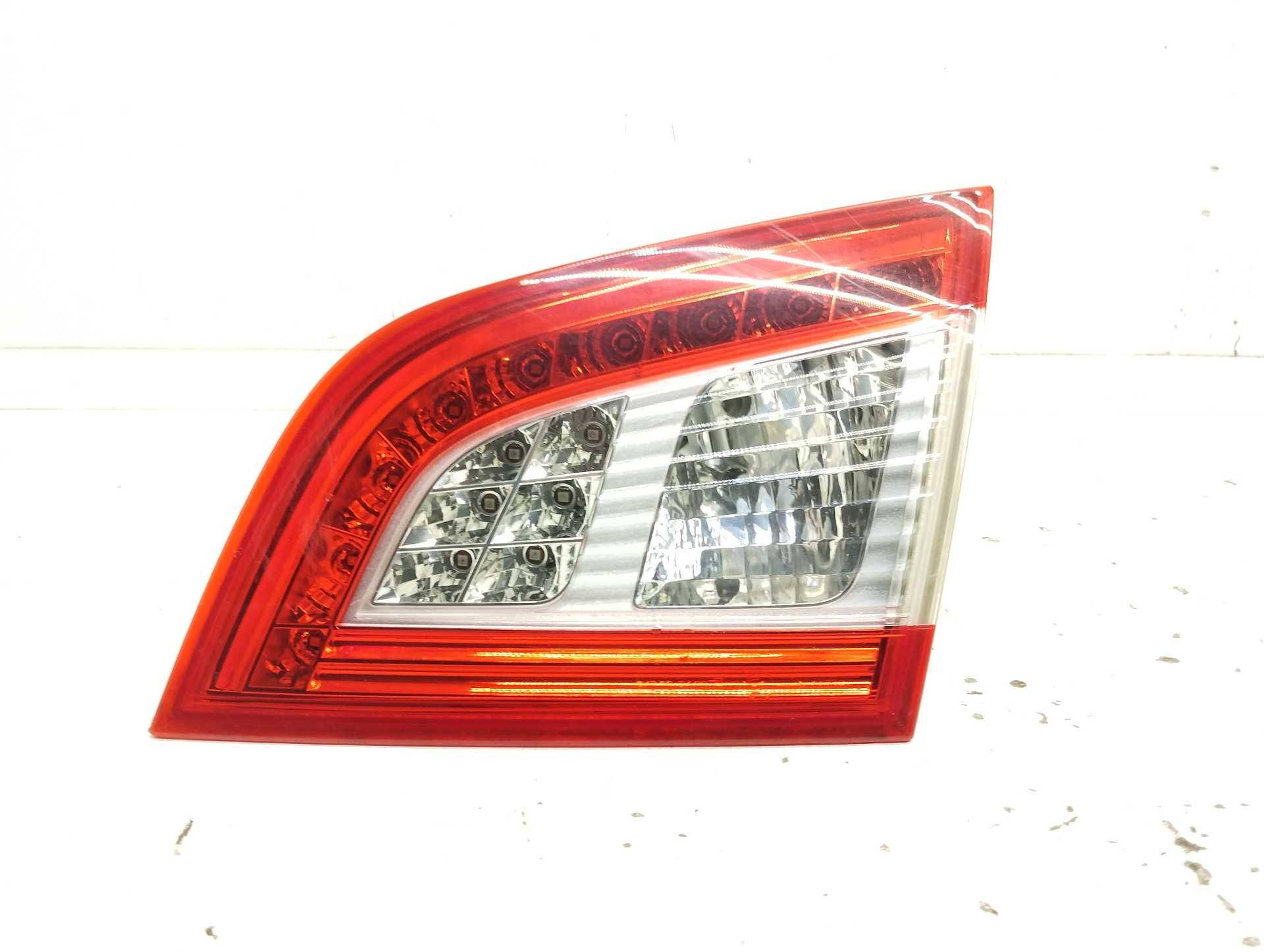 Recambio de piloto porton trasero derecho para peugeot 508 2.0 16v hdi fap referencia OEM IAM 9686780680  