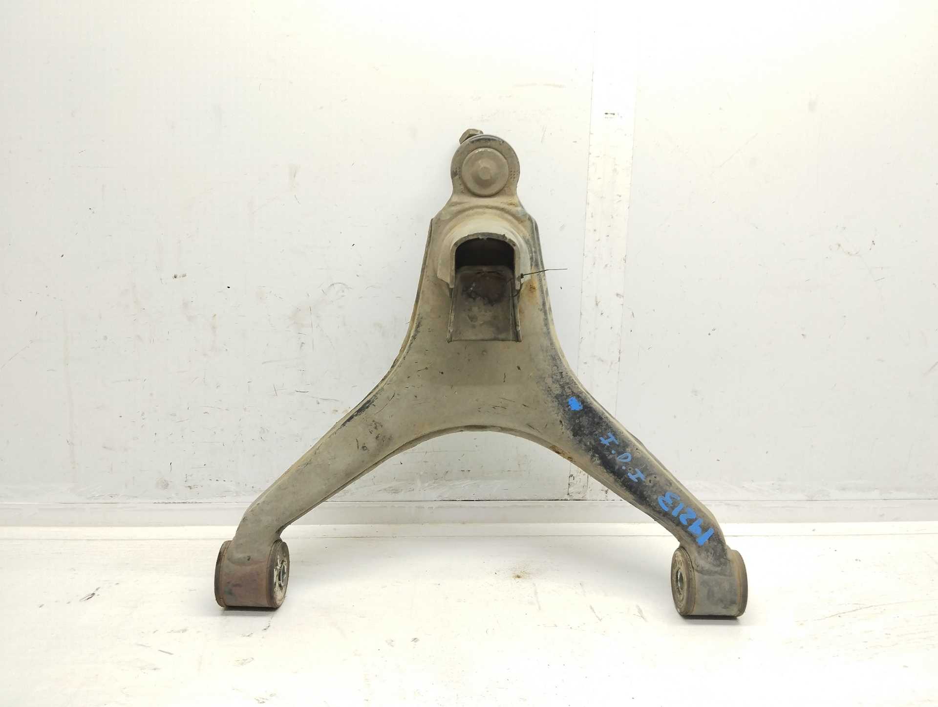 Recambio de brazo suspension inferior delantero izquierdo para iveco 35s12 referencia OEM IAM 5801564315 93815025 