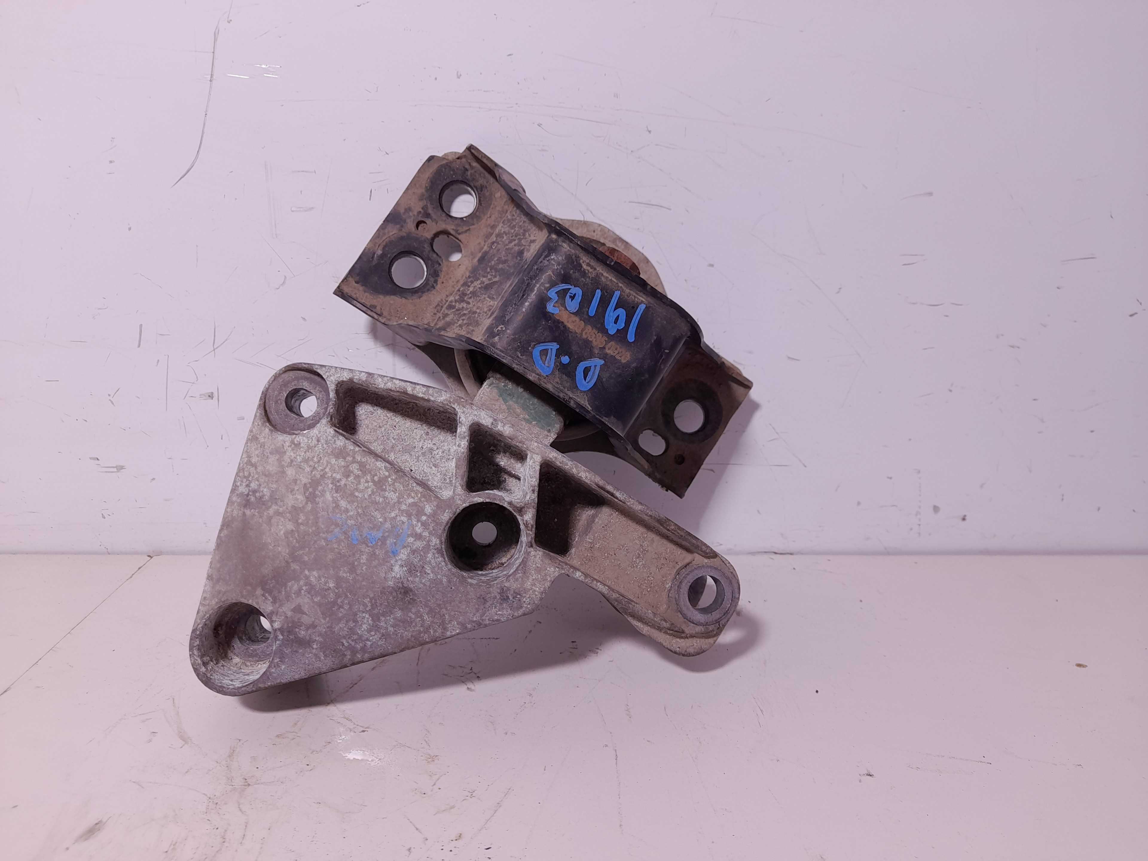 Recambio de soporte motor derecho para renault scenic ii authentique referencia OEM IAM   